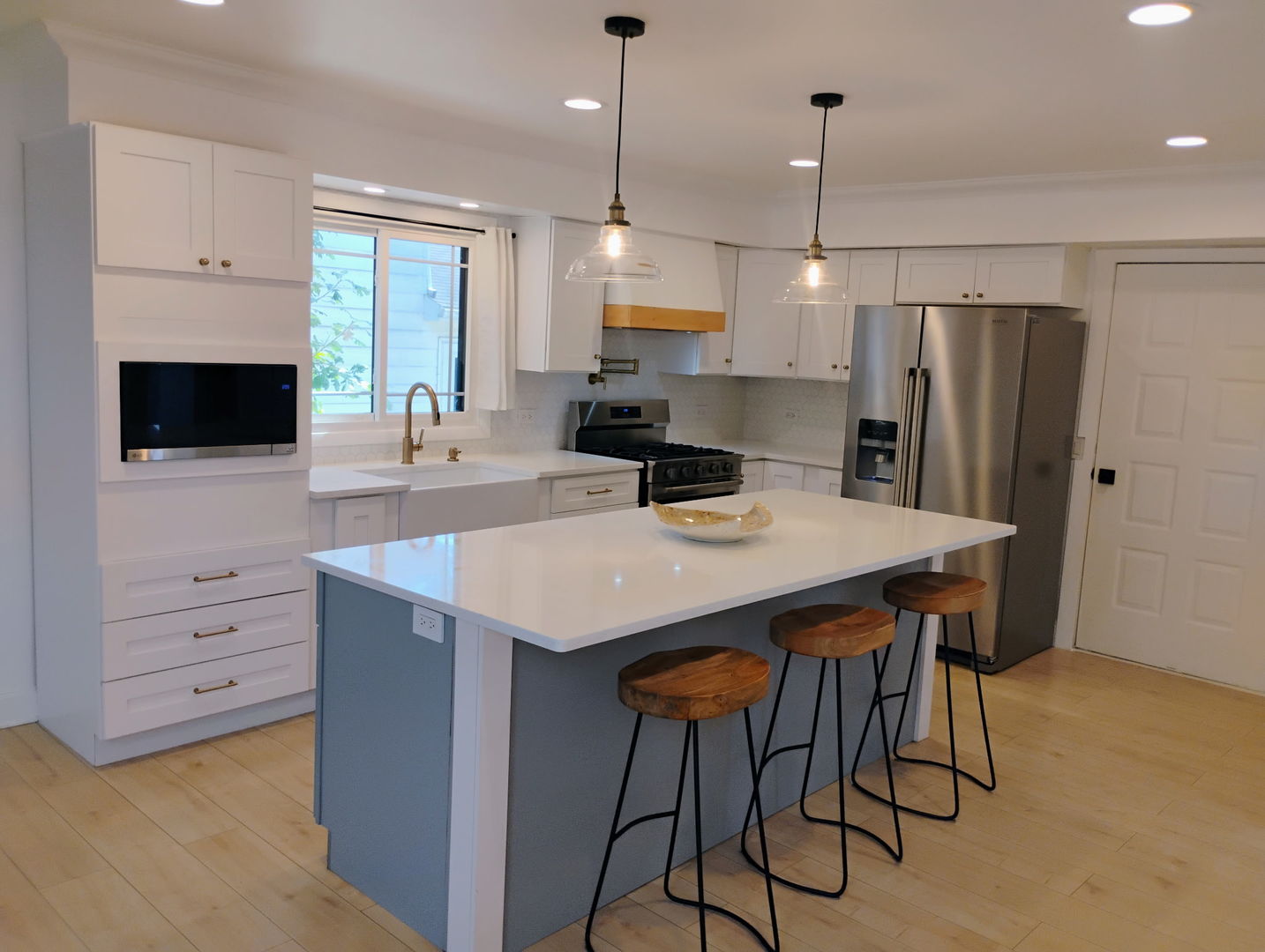 1315 Ardmore Drive, Round Lake Beach, IL 60073