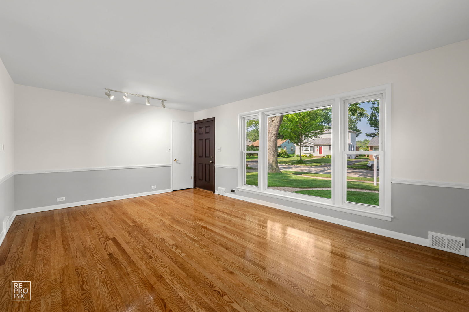 181 Barron Street, Bensenville, IL 60106