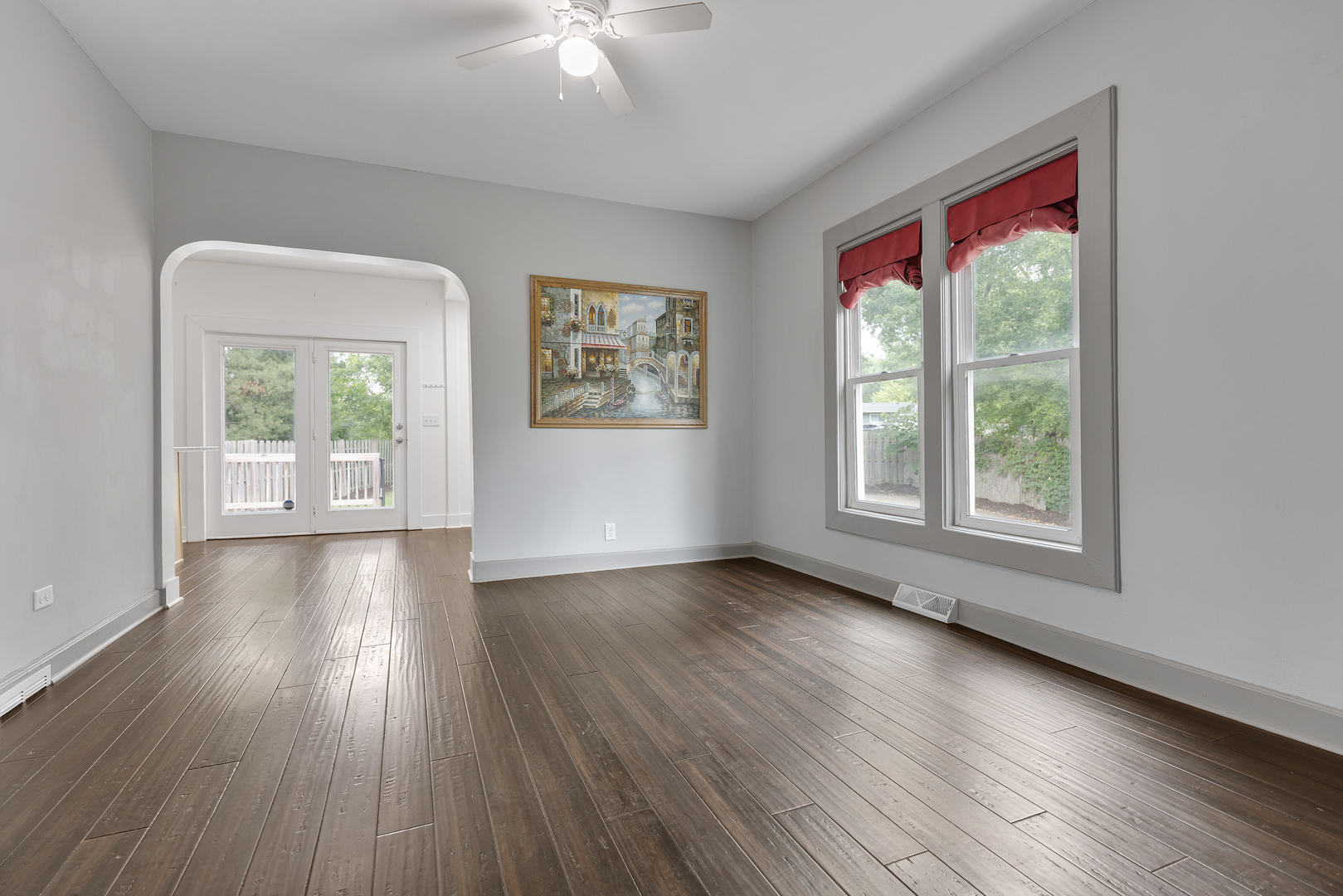 1512 S 7th Avenue, St. Charles, IL 60174