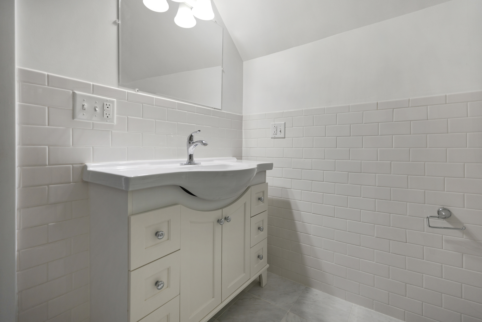 1512 S 7th Avenue, St. Charles, IL 60174