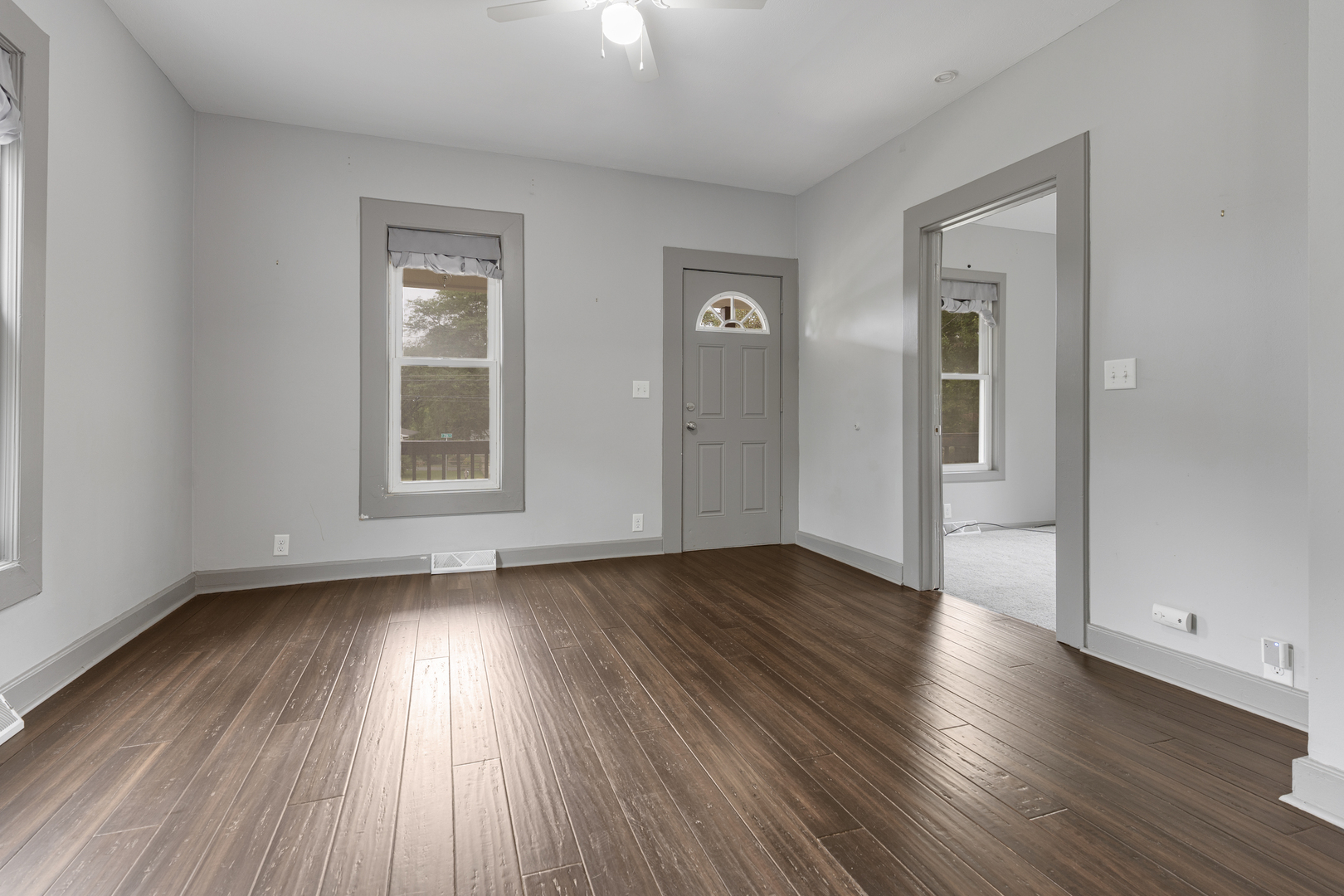 1512 S 7th Avenue, St. Charles, IL 60174