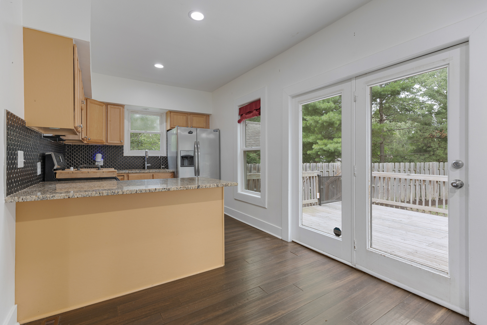1512 S 7th Avenue, St. Charles, IL 60174