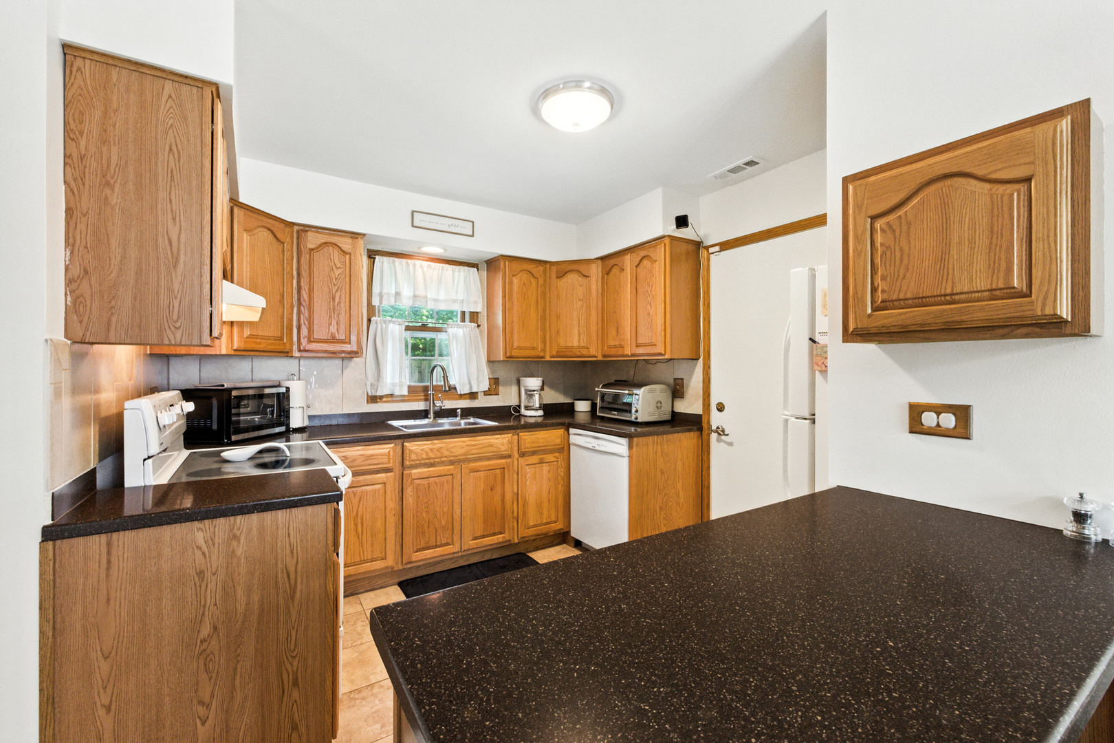 2S749 Grove Lane, Warrenville, IL 60555