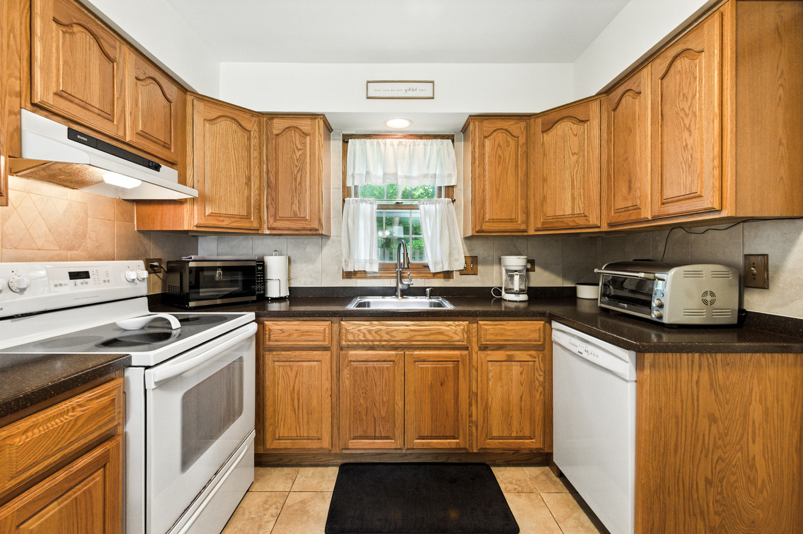 2S749 Grove Lane, Warrenville, IL 60555