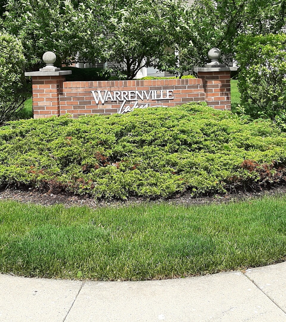 2S749 Grove Lane, Warrenville, IL 60555
