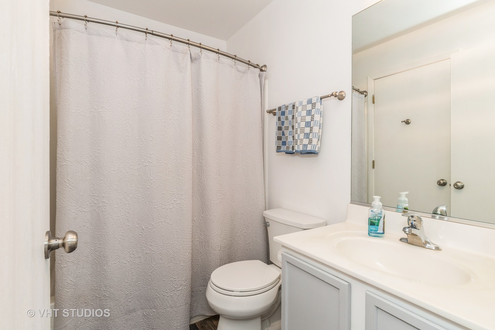 601 Fox Ridge Drive #601, Fox Lake, IL 60020