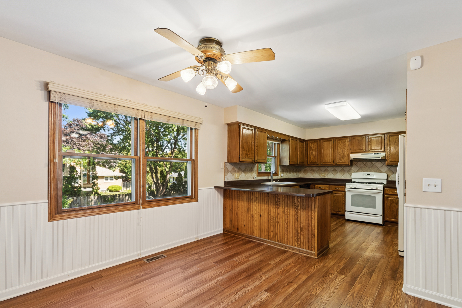 4176 Blackstone Avenue, Gurnee, IL 60031