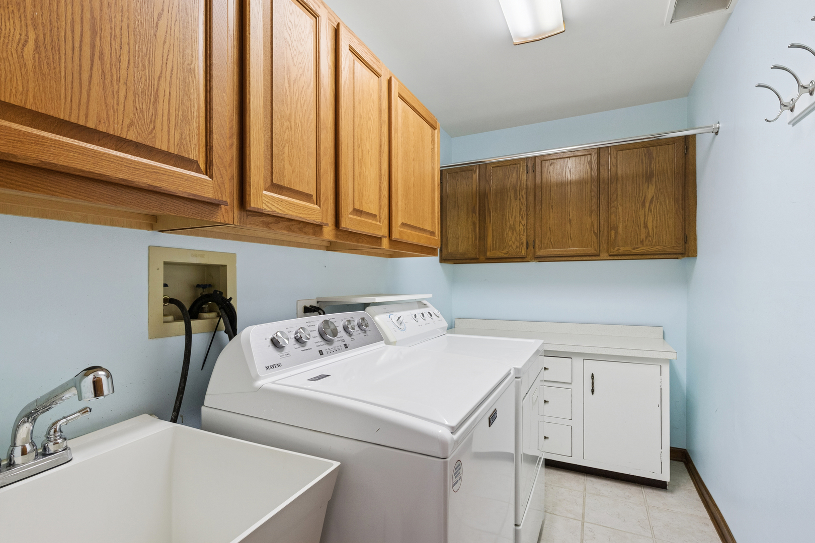 4176 Blackstone Avenue, Gurnee, IL 60031