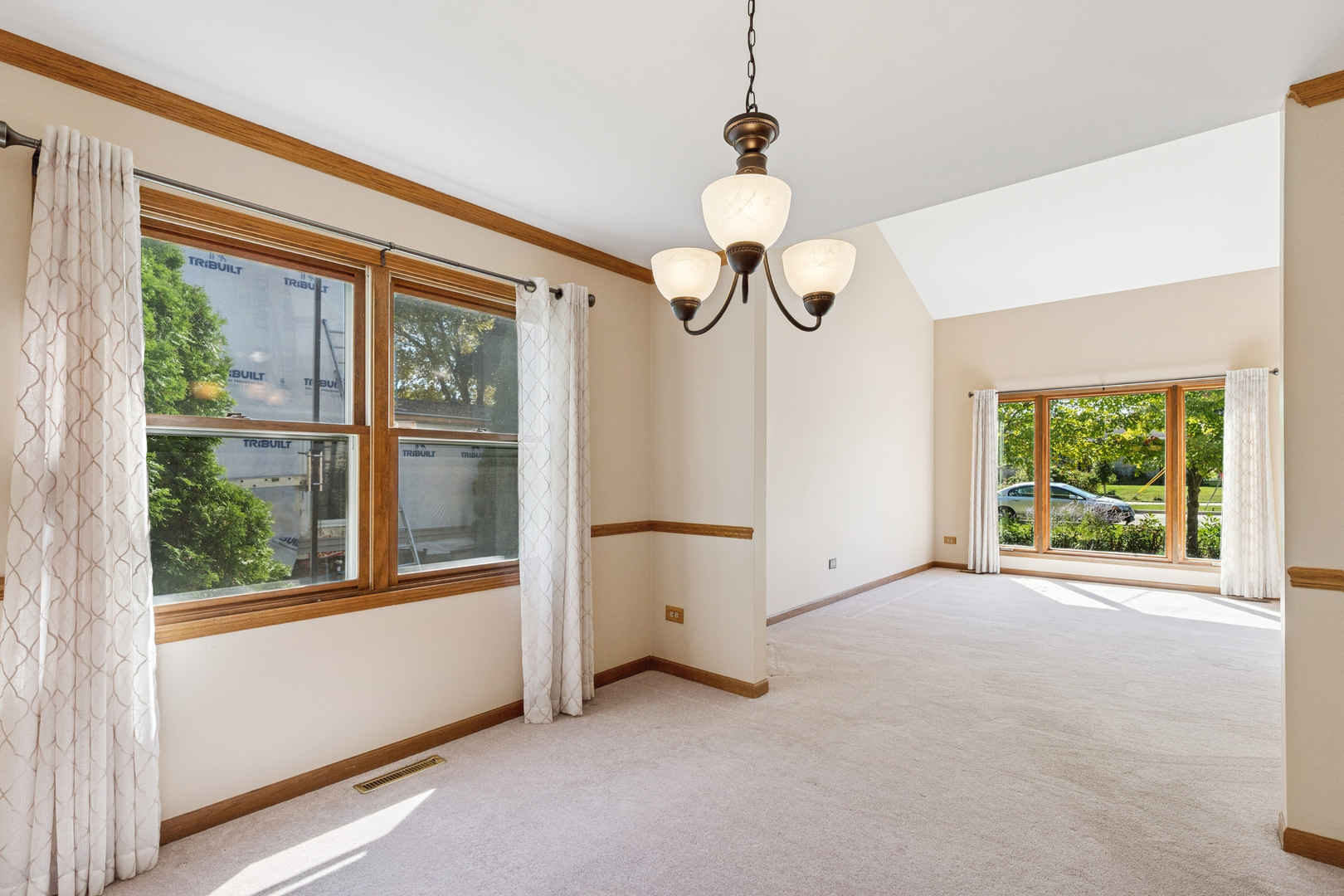 4176 Blackstone Avenue, Gurnee, IL 60031