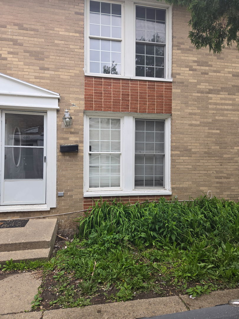 2110 Hebron Avenue #2110, Zion, IL 60099