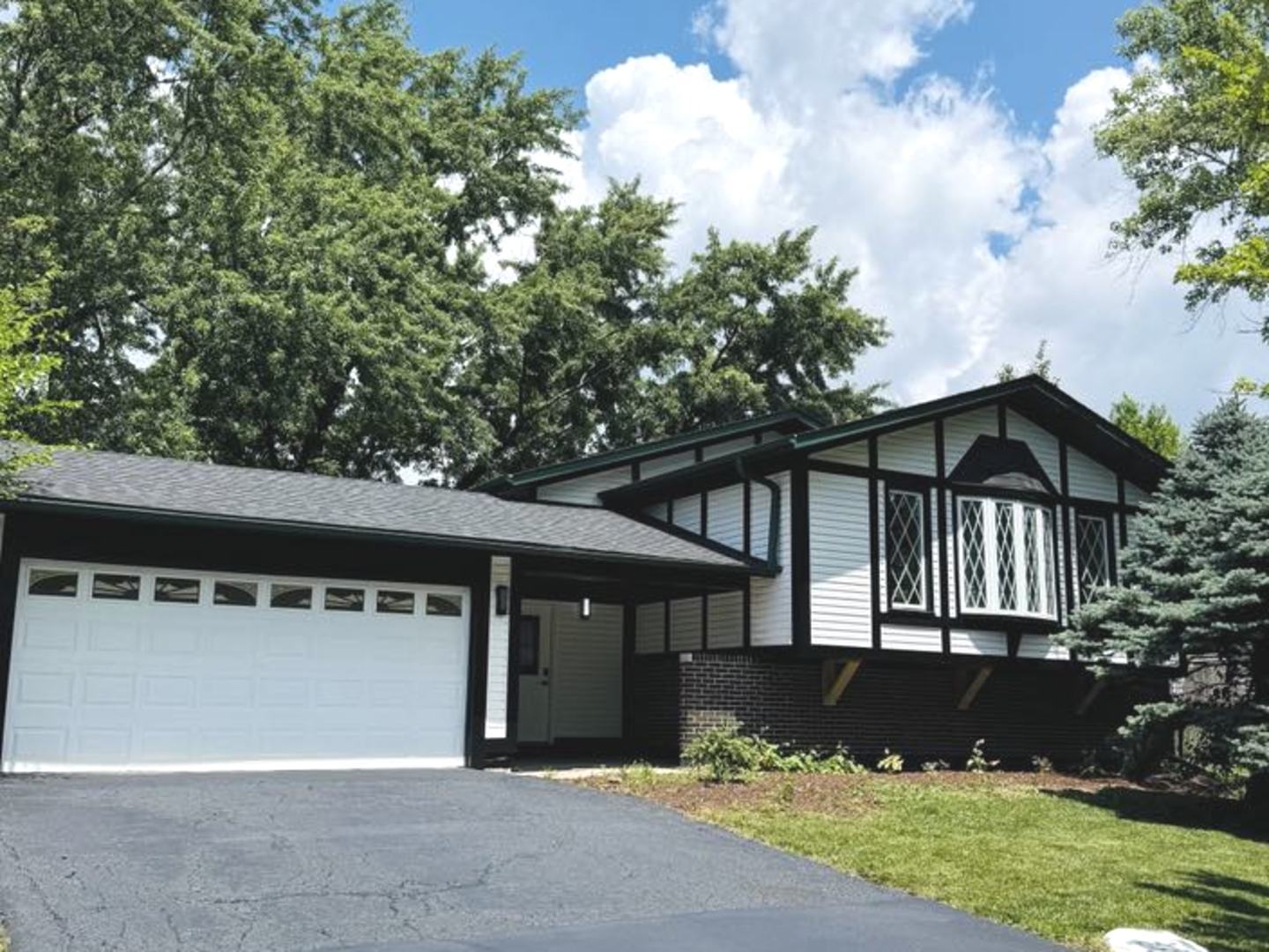 434 Galahad Road, Bolingbrook, IL 60440