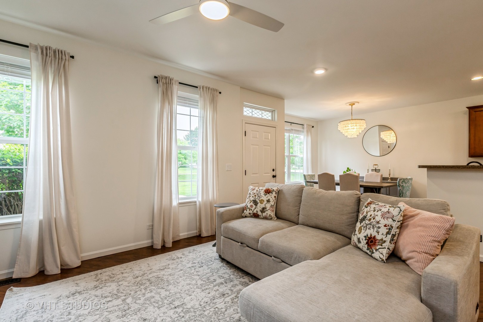 543 Topeka Drive, Grayslake, IL 60030