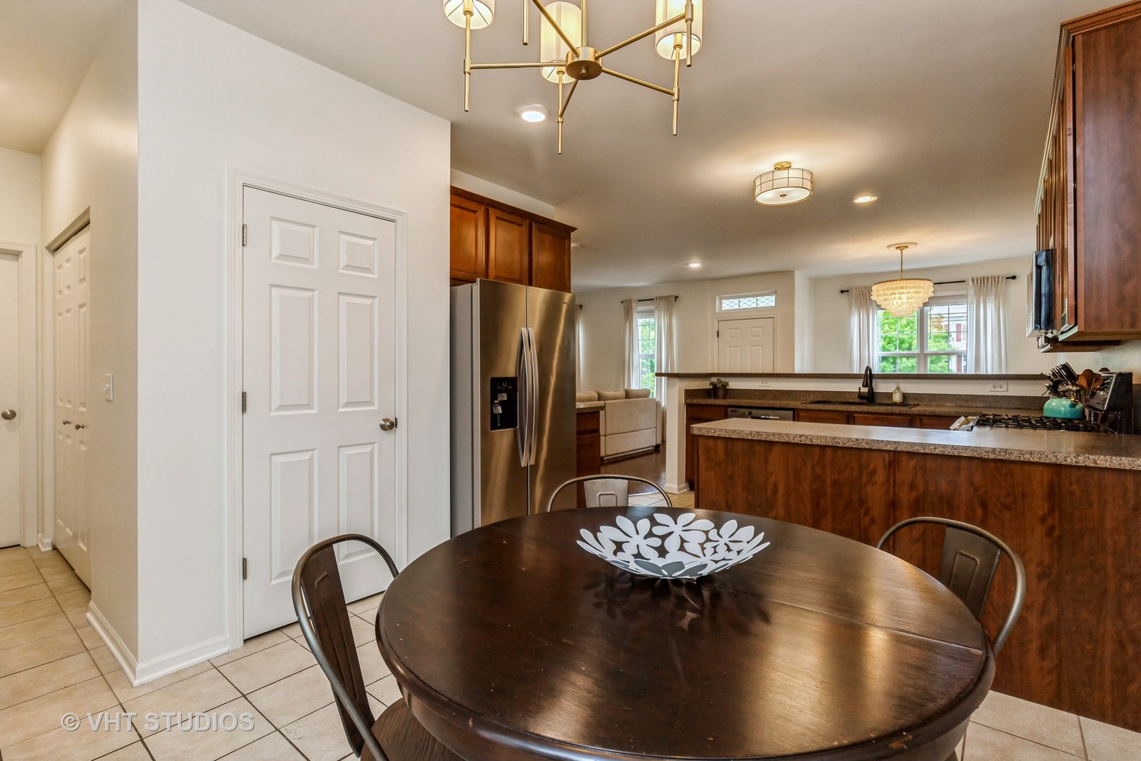 543 Topeka Drive, Grayslake, IL 60030