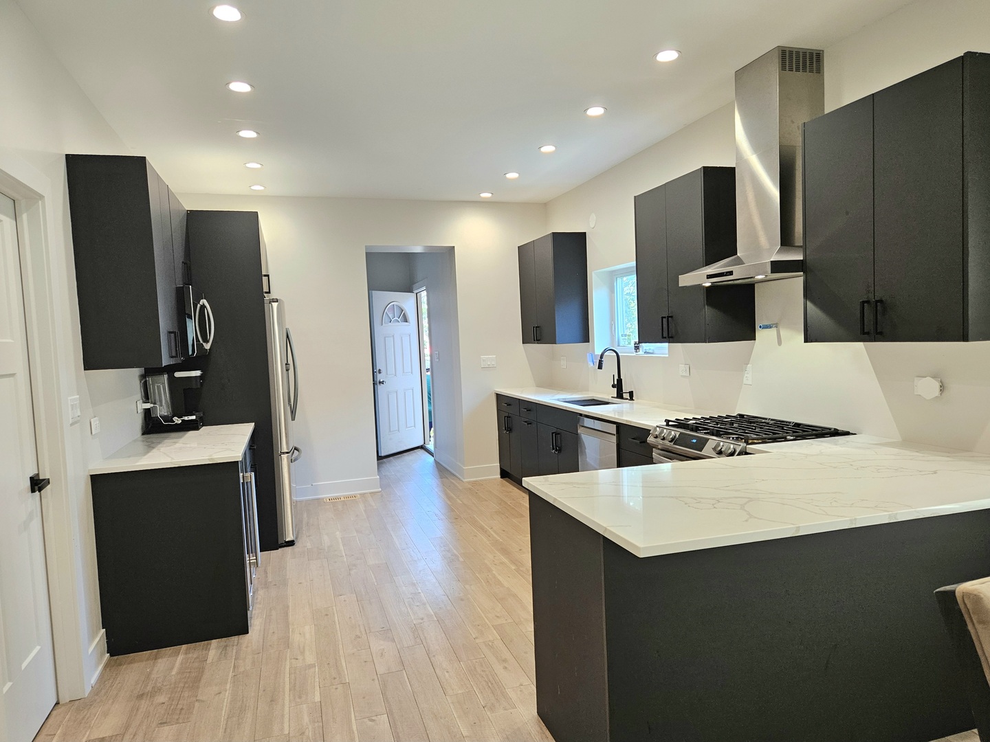 2035 S 11th Avenue, Maywood, IL 60153