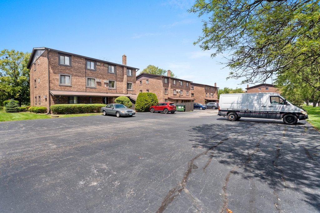 15128 Quail Hollow Drive #1S, Orland Park, IL 60462
