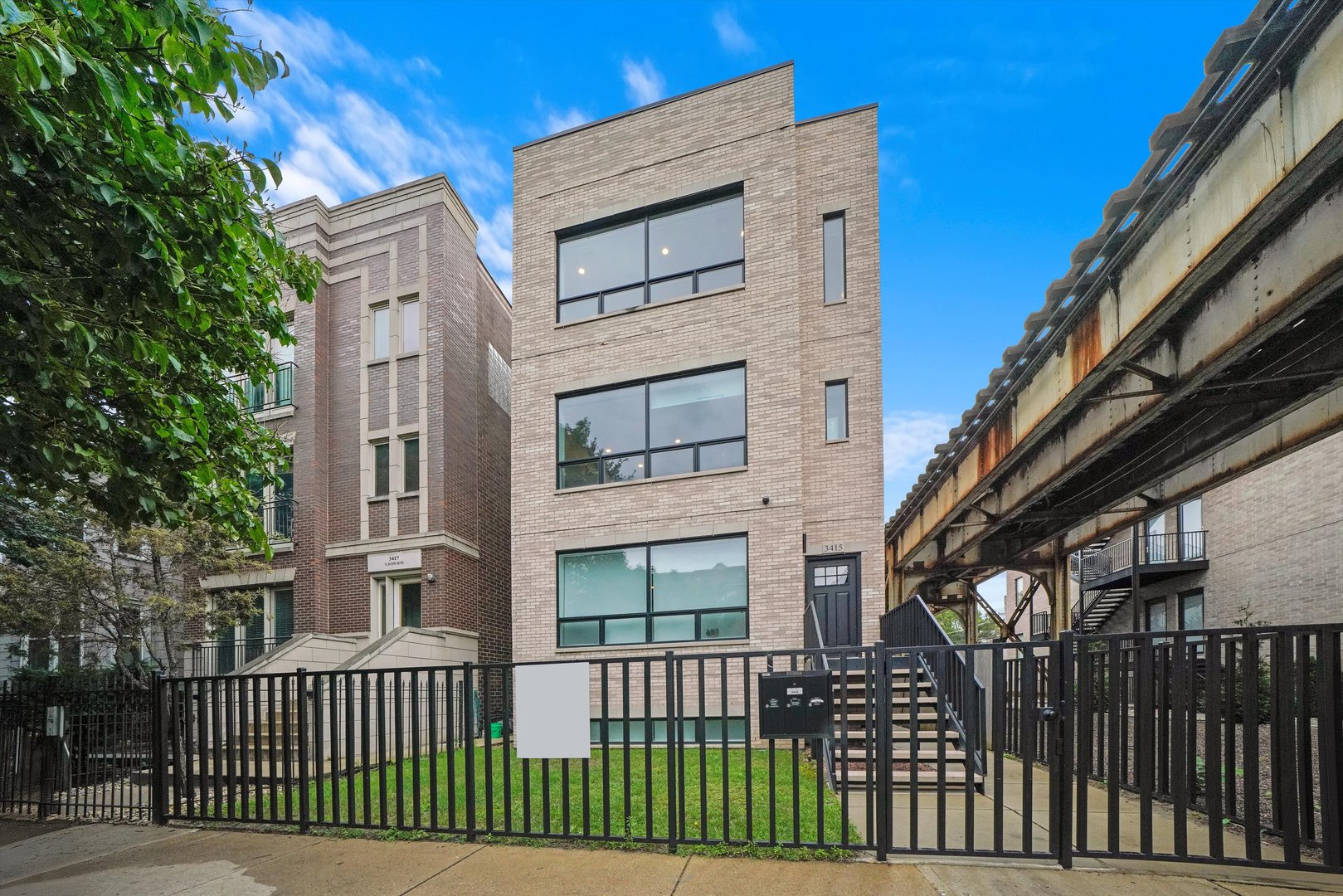 3415 N Bosworth Avenue #3, Chicago, IL 60657