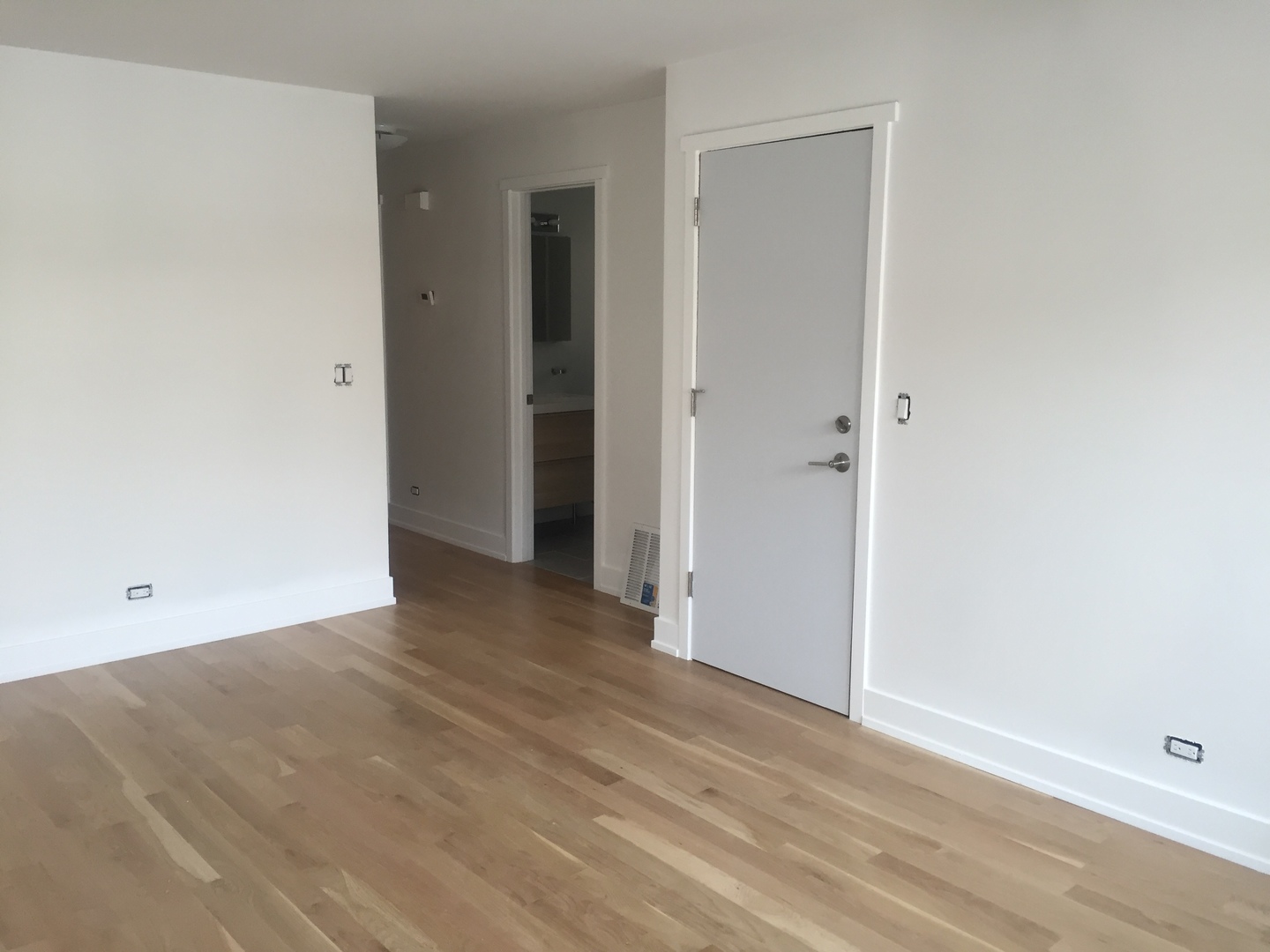 3270 N Elston Avenue #1, Chicago, IL 60618