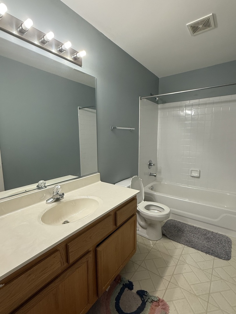 2717 Glenwood Court, Naperville, IL 60564