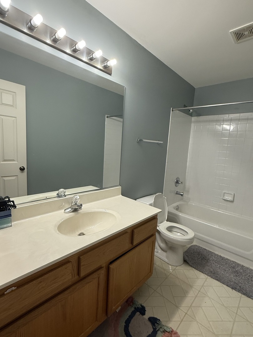2717 Glenwood Court, Naperville, IL 60564
