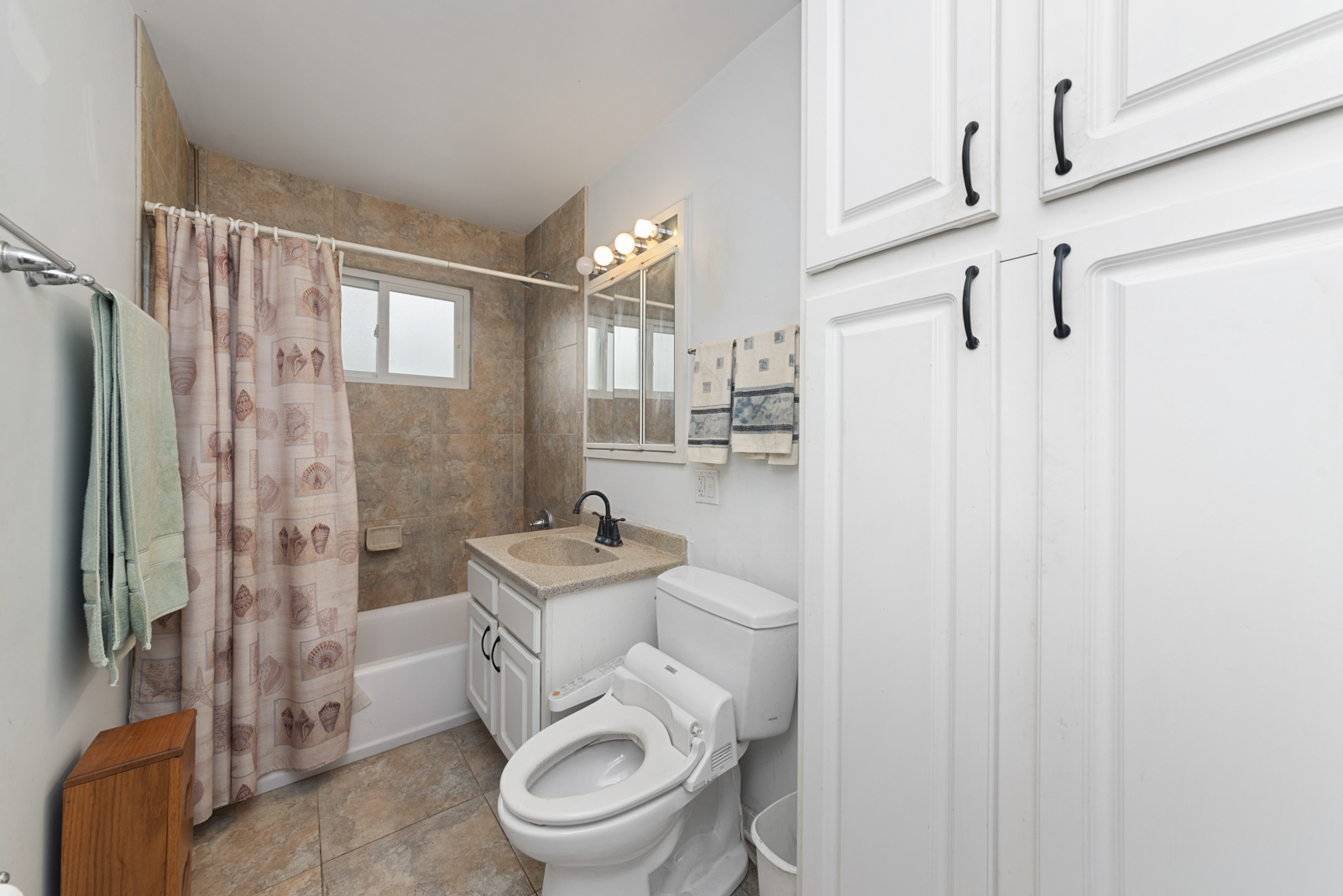 514 N Fulton Avenue, Villa Park, IL 60181
