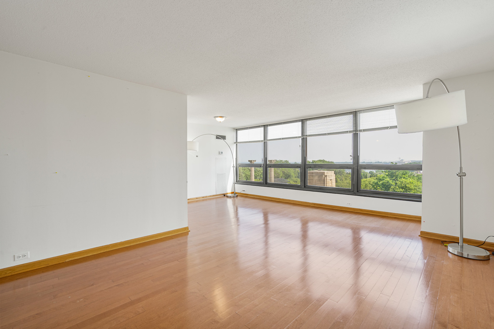 360 E RANDOLPH Street #503, Chicago, IL 60601