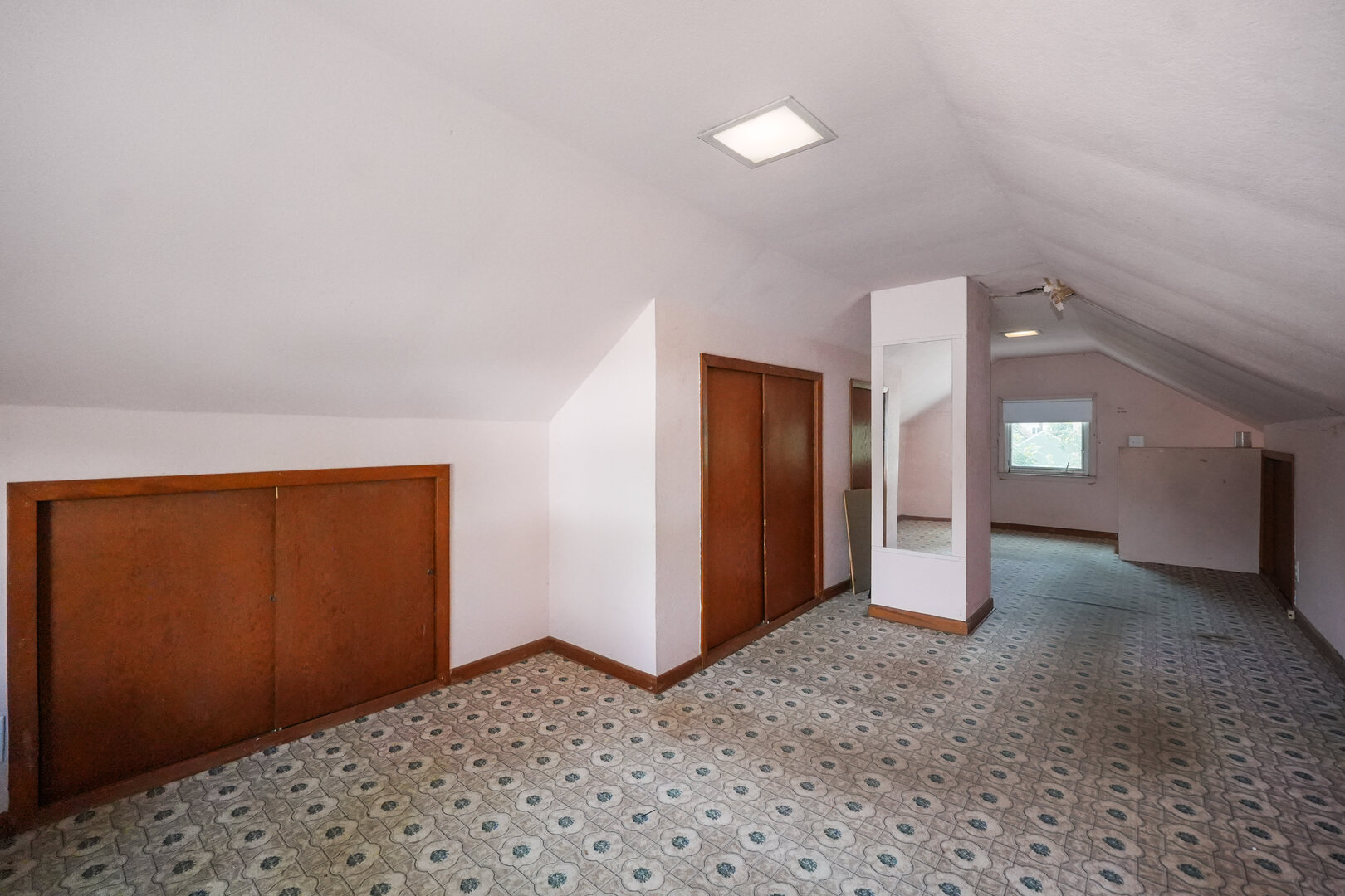 208 Frank Avenue, Joliet, IL 60435