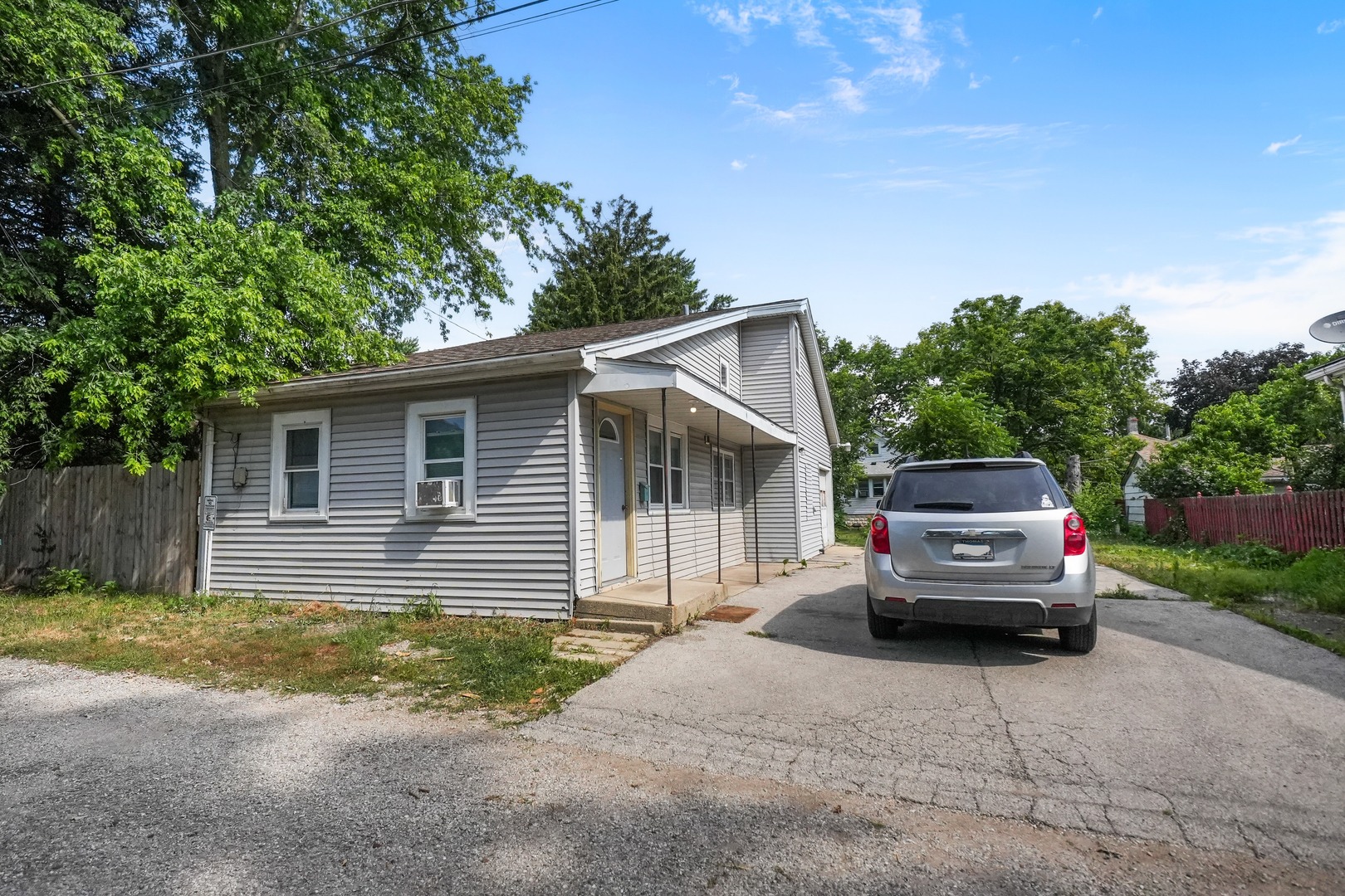208 Frank Avenue, Joliet, IL 60435