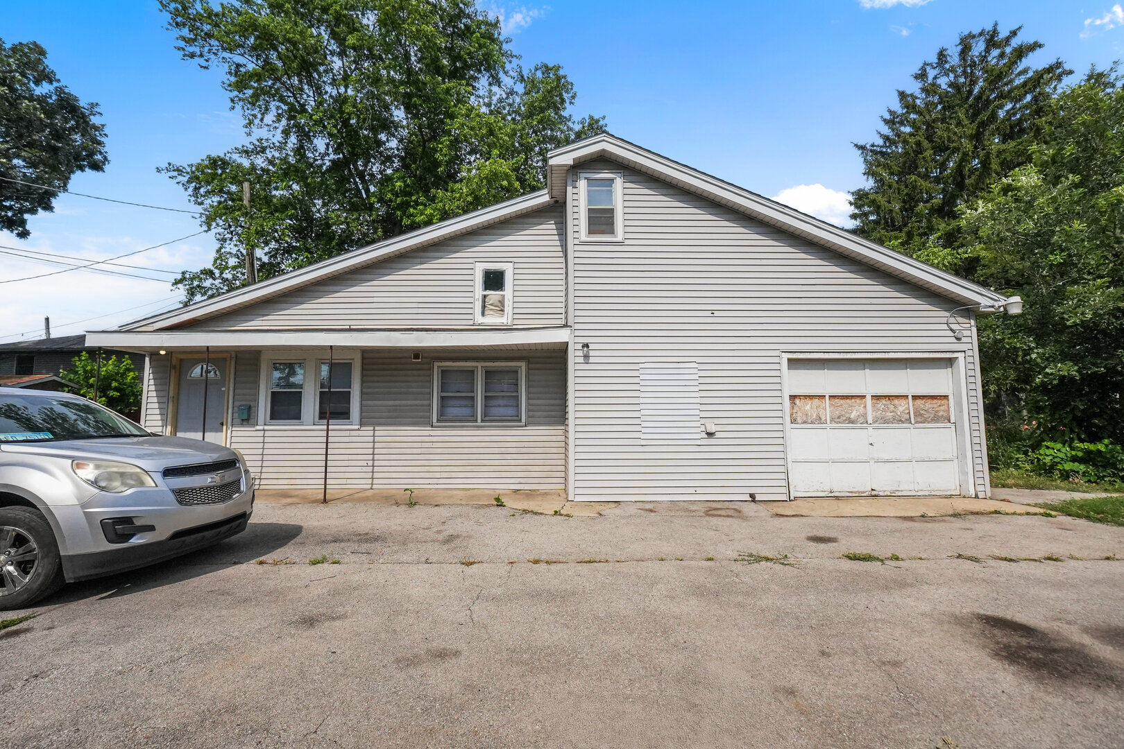 208 Frank Avenue, Joliet, IL 60435