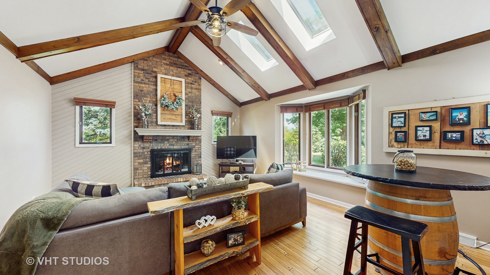 5N579 Leola Lane, St. Charles, IL 60175
