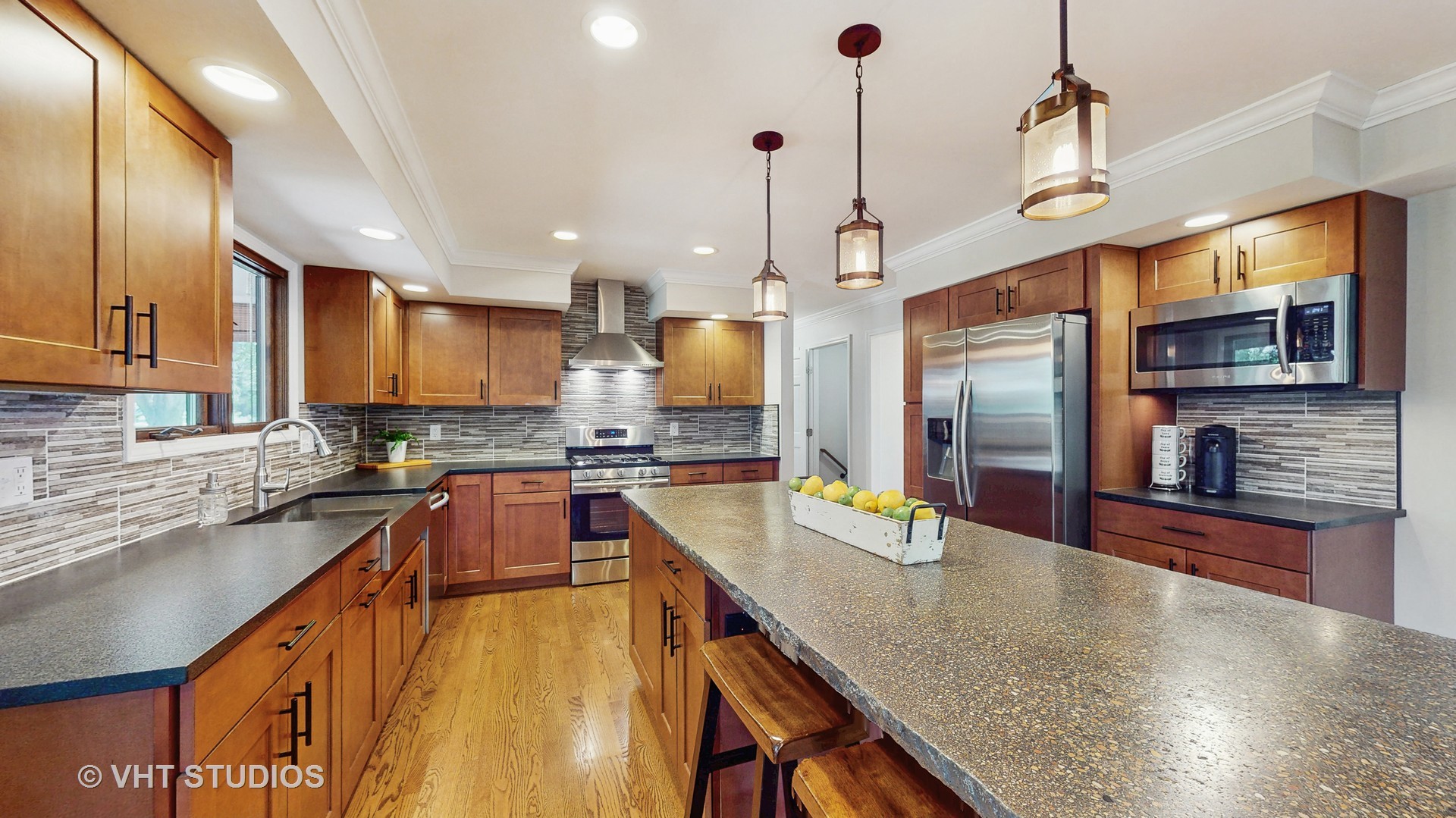 5N579 Leola Lane, St. Charles, IL 60175