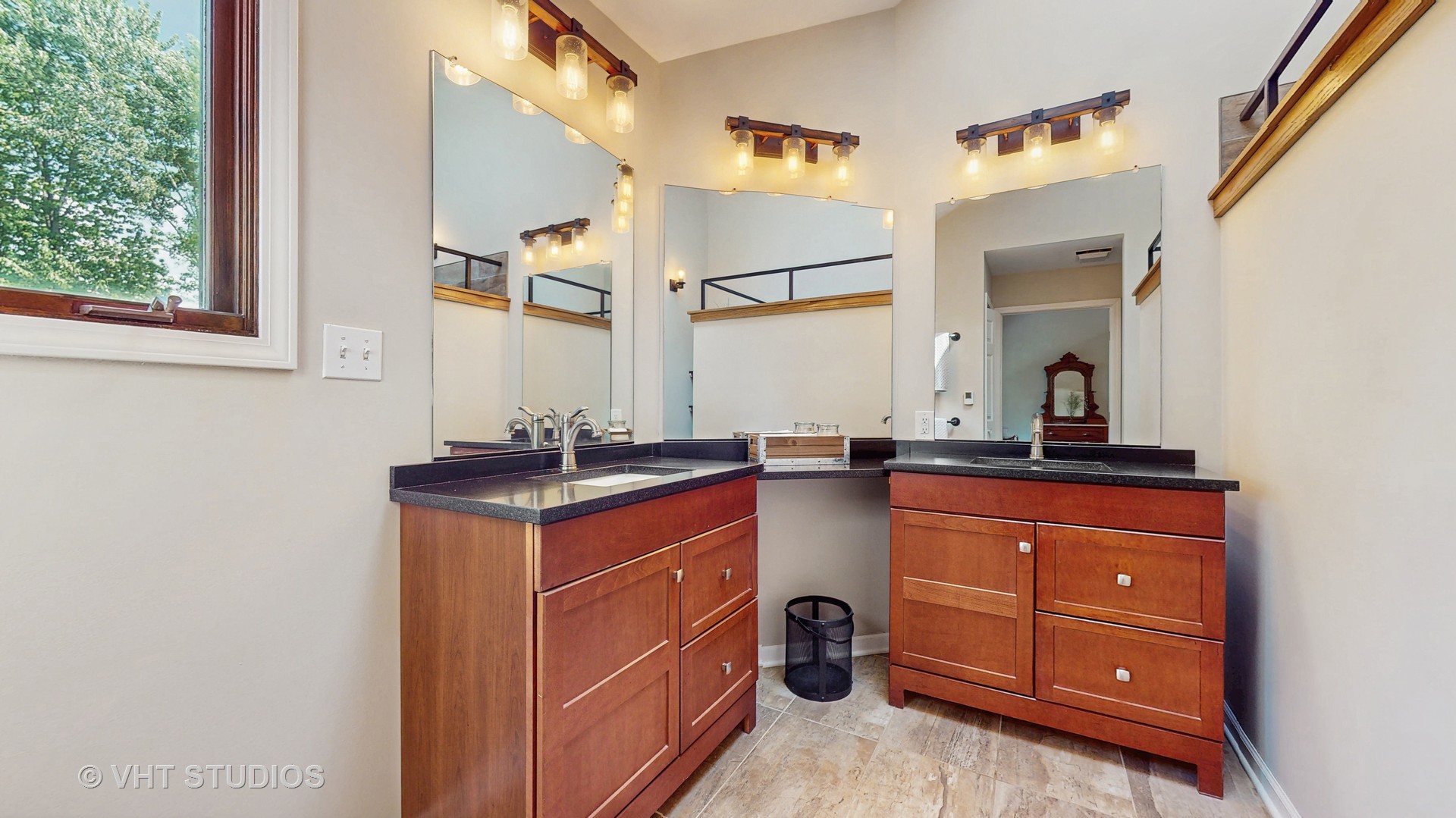 5N579 Leola Lane, St. Charles, IL 60175