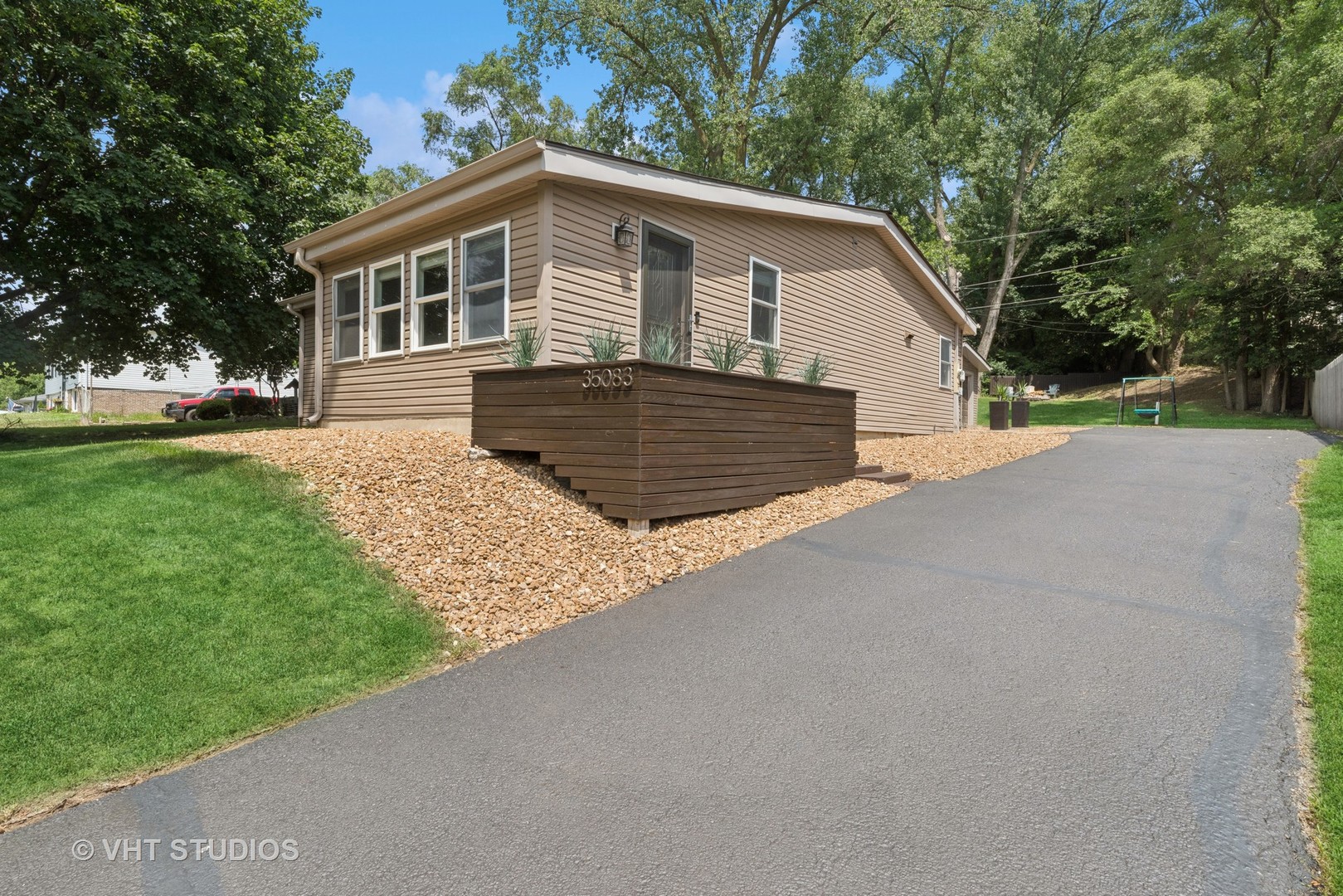 35083 N Sheridan Drive, Ingleside, IL 60041