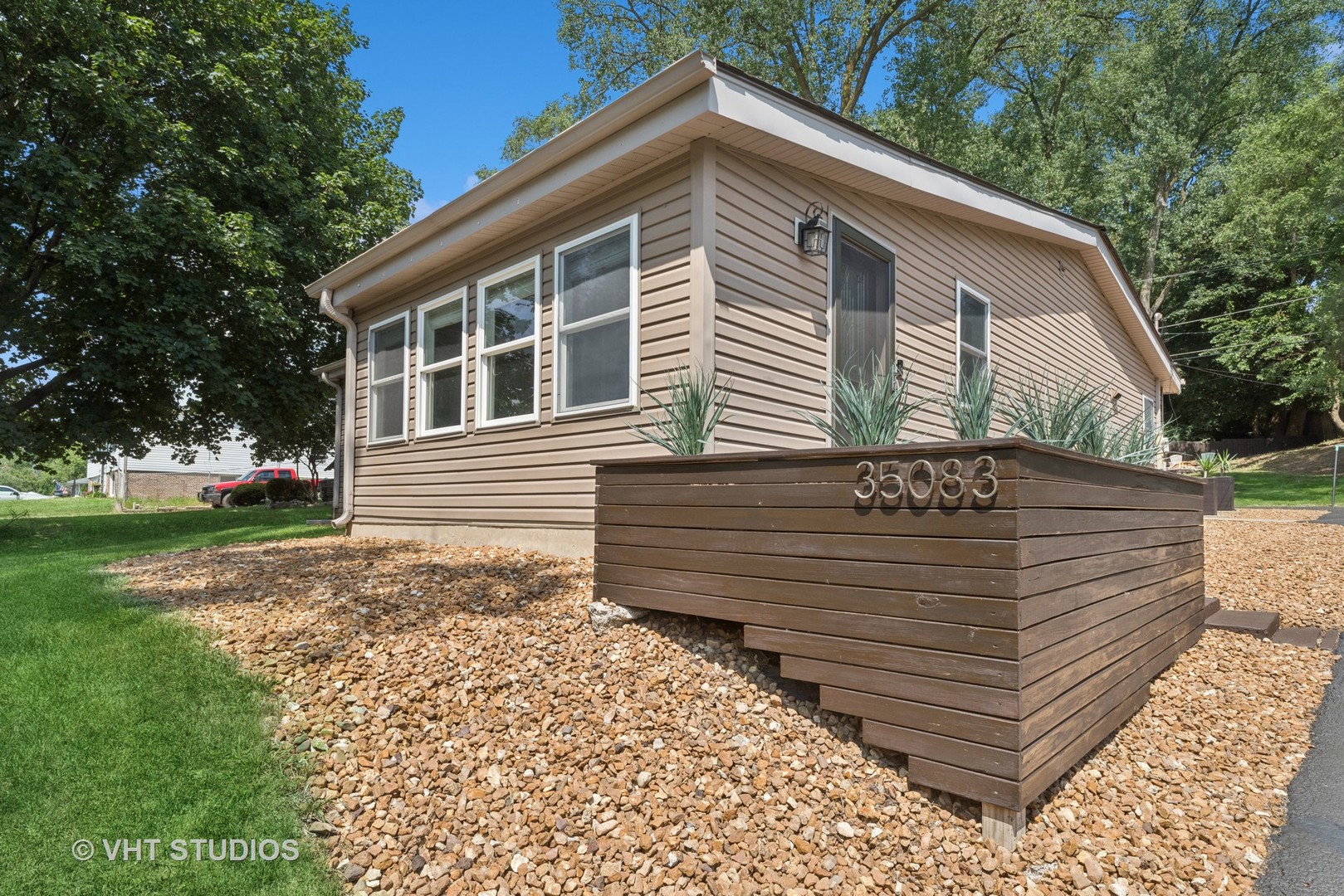 35083 N Sheridan Drive, Ingleside, IL 60041