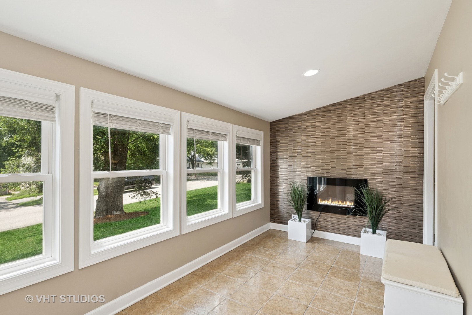 35083 N Sheridan Drive, Ingleside, IL 60041