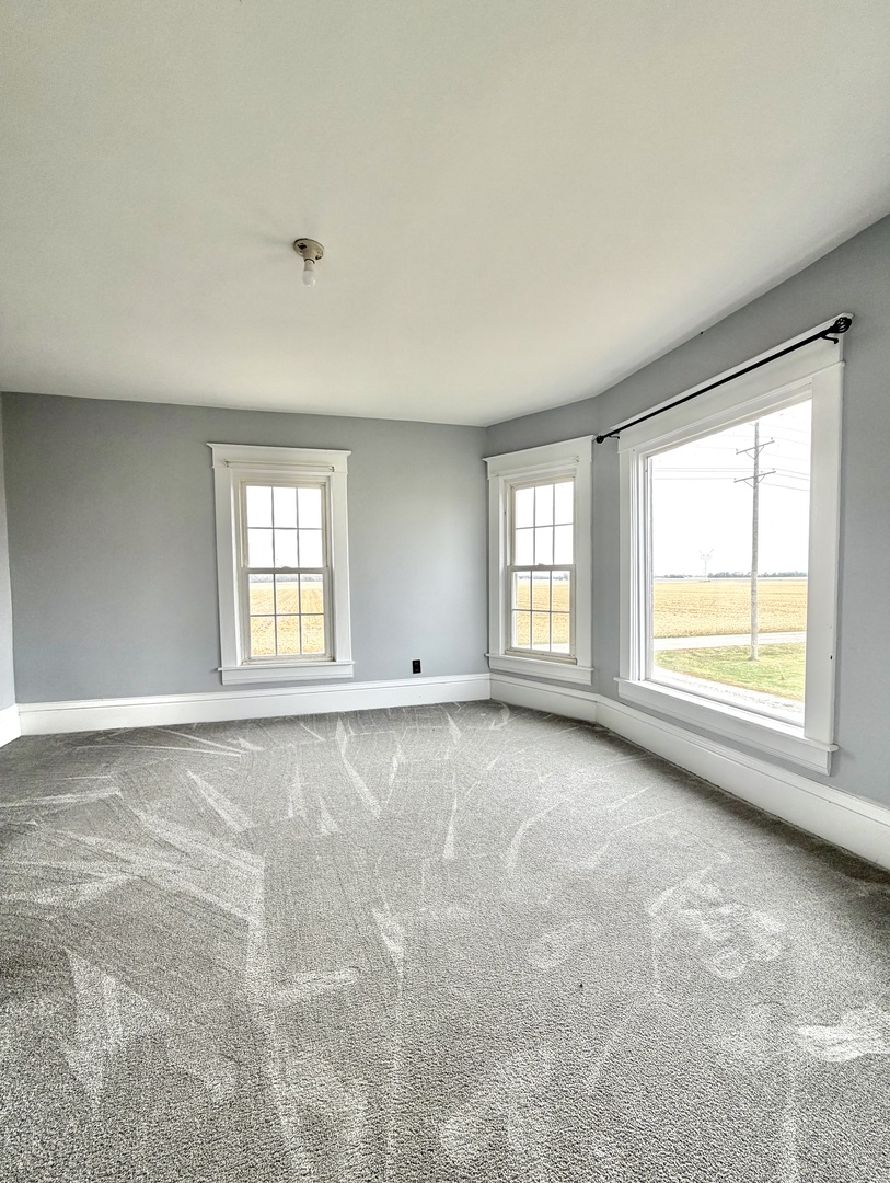 14373 N 1700 East Road, Pontiac, IL 61764