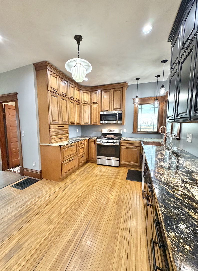 14373 N 1700 East Road, Pontiac, IL 61764