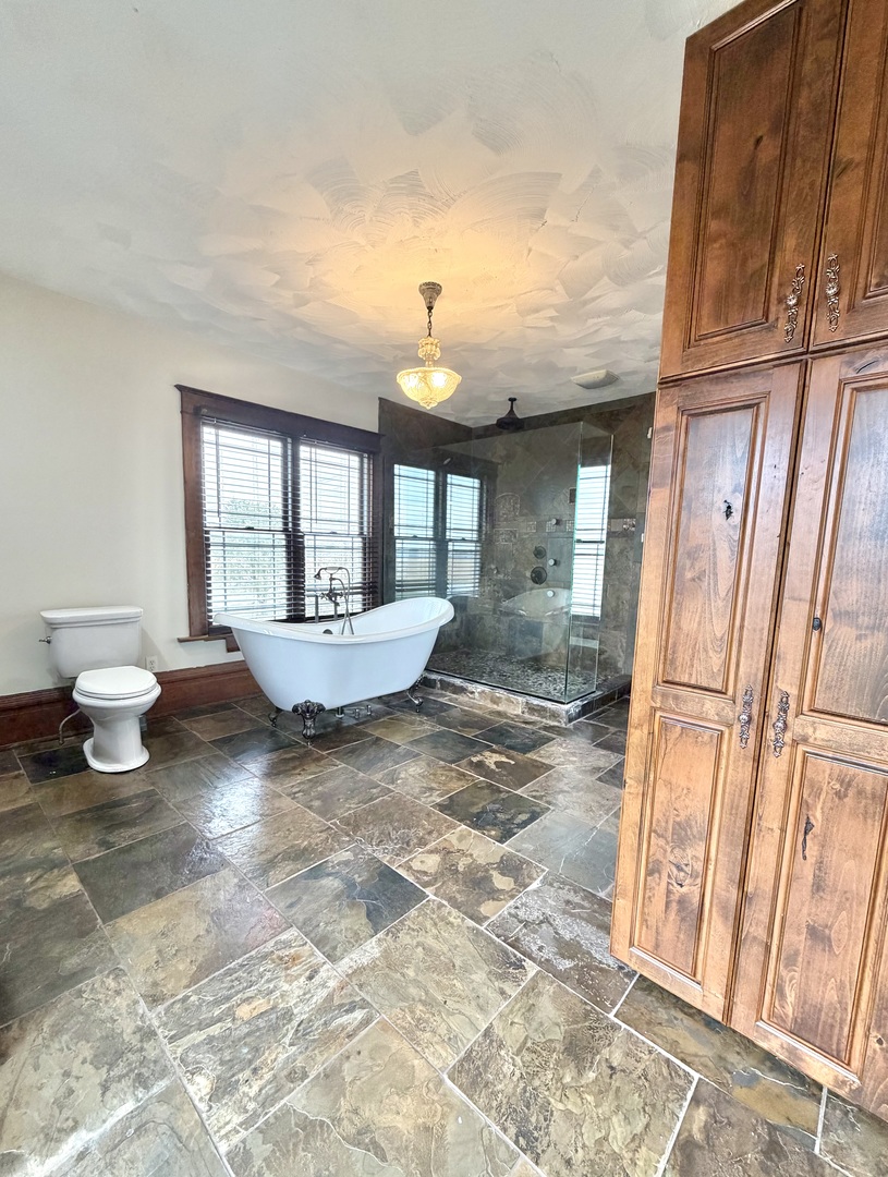 14373 N 1700 East Road, Pontiac, IL 61764