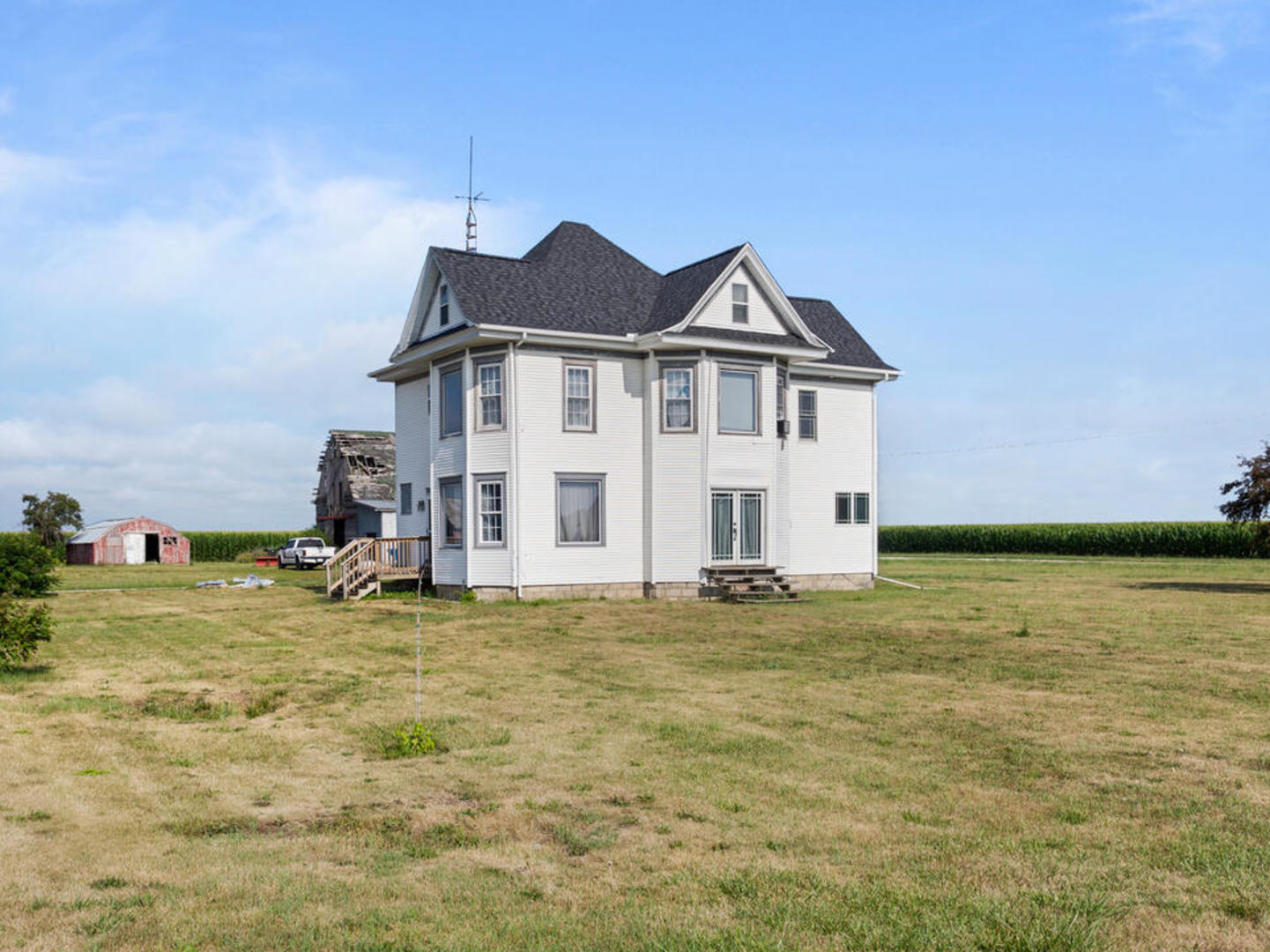 14373 N 1700 East Road, Pontiac, IL 61764