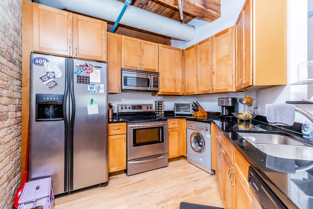 225 W HURON Street #506, Chicago, IL 60654