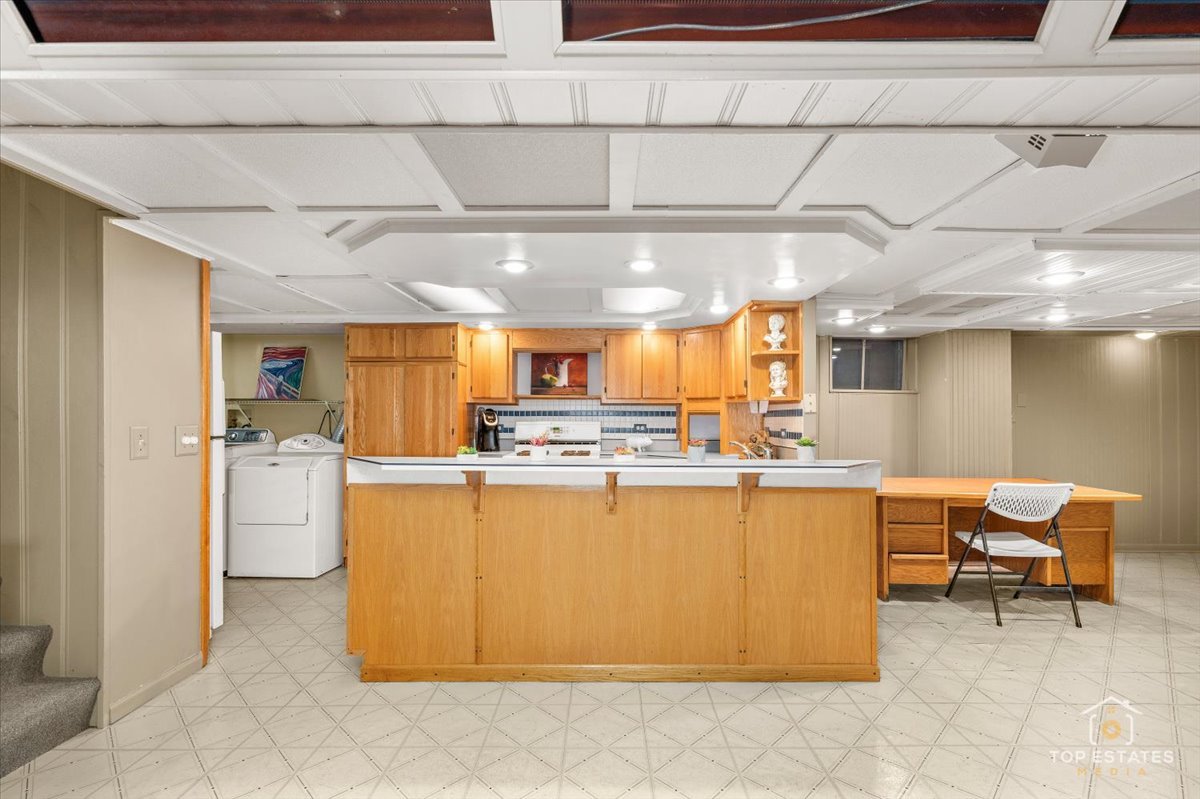 6 Drake Terrace, Prospect Heights, IL 60070