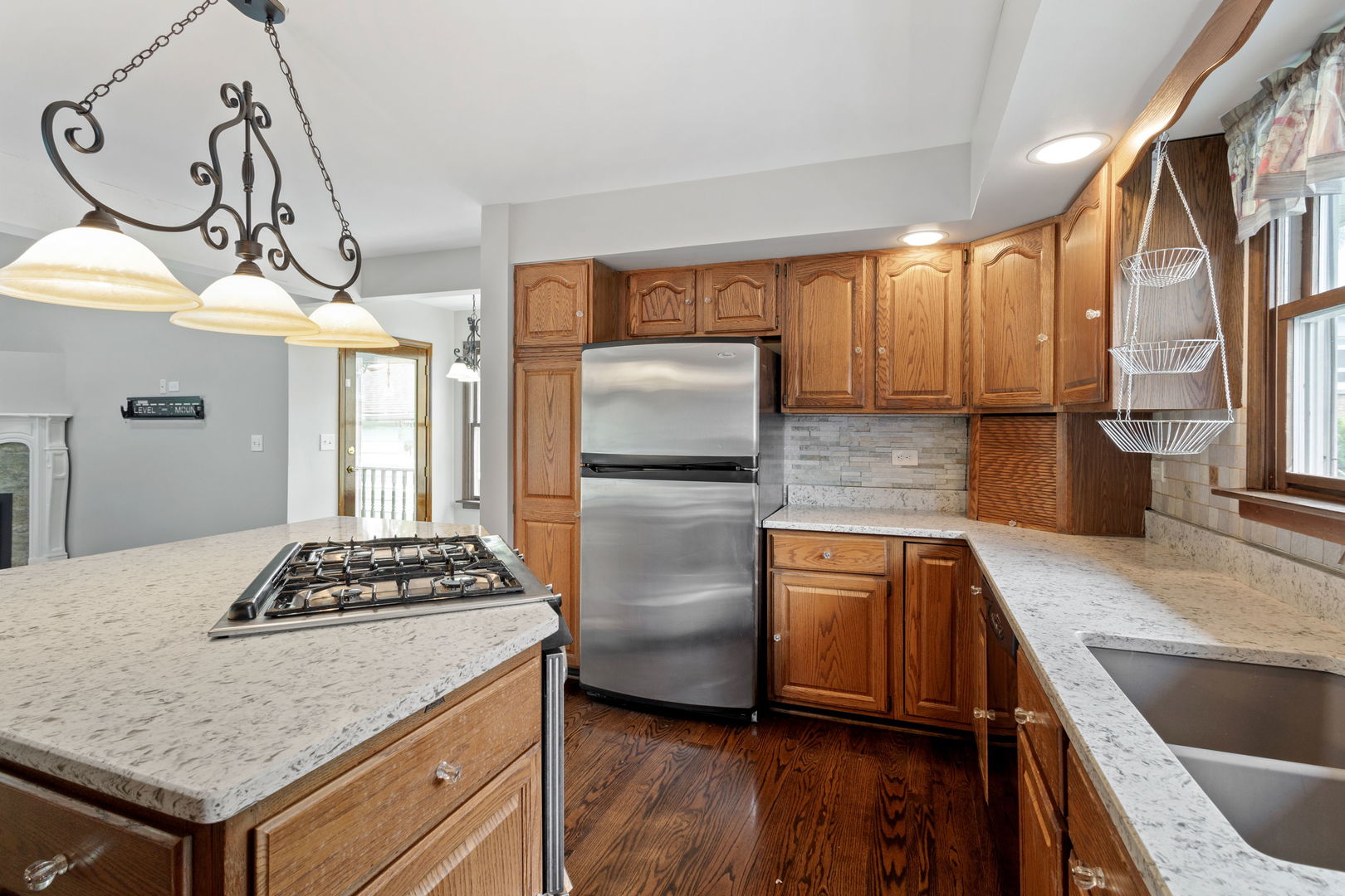 5537 Pershing Avenue, Downers Grove, IL 60516
