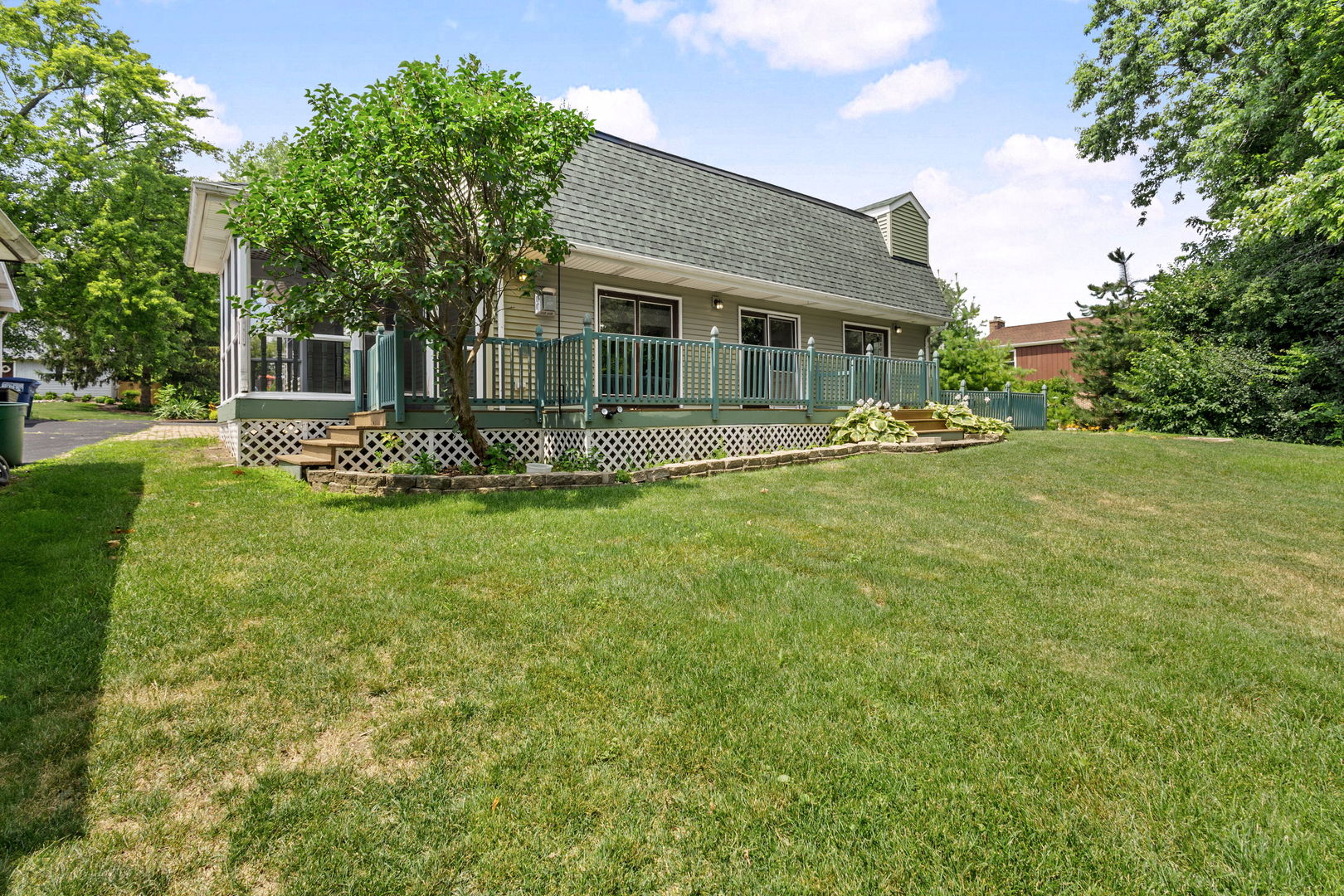 5537 Pershing Avenue, Downers Grove, IL 60516