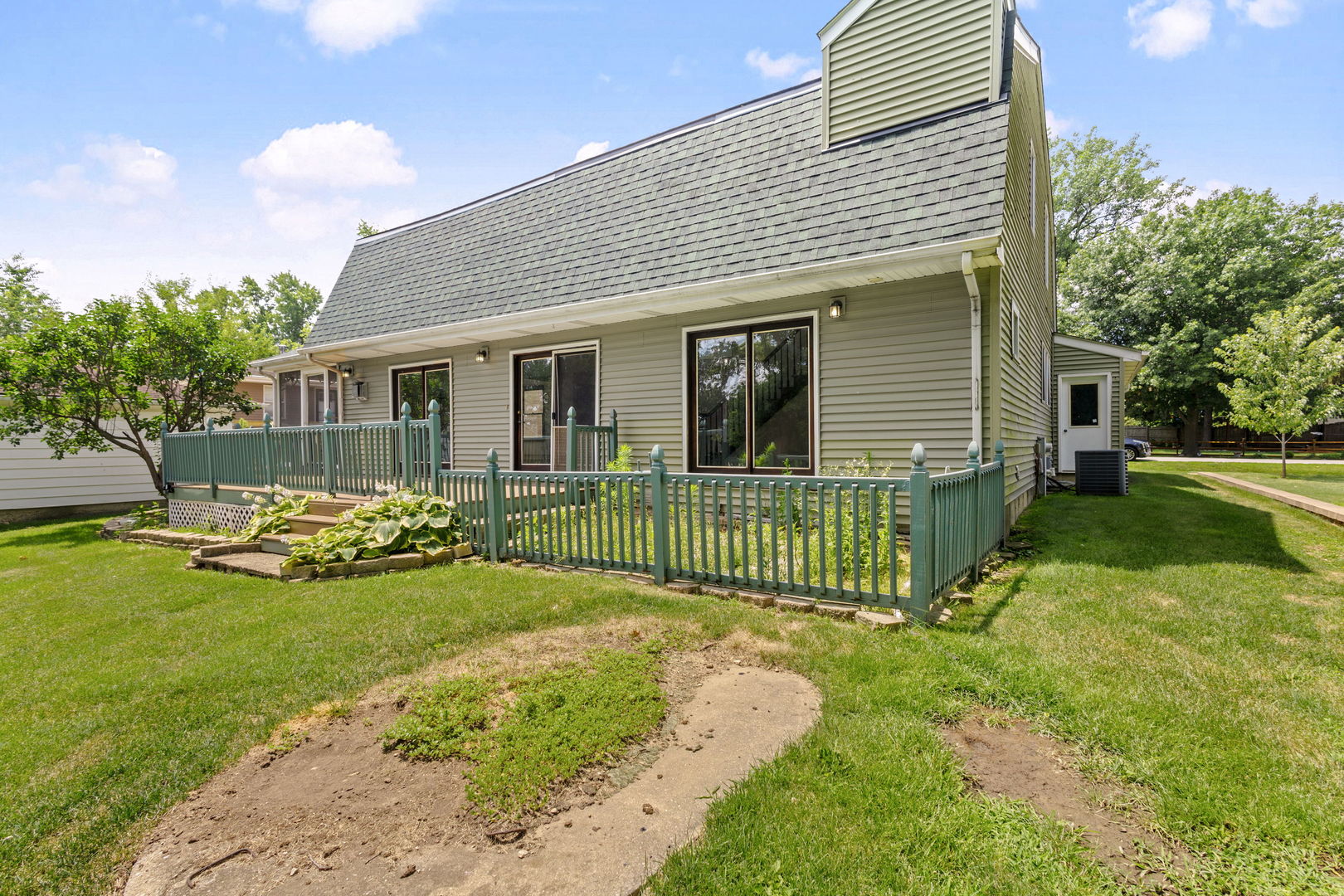 5537 Pershing Avenue, Downers Grove, IL 60516