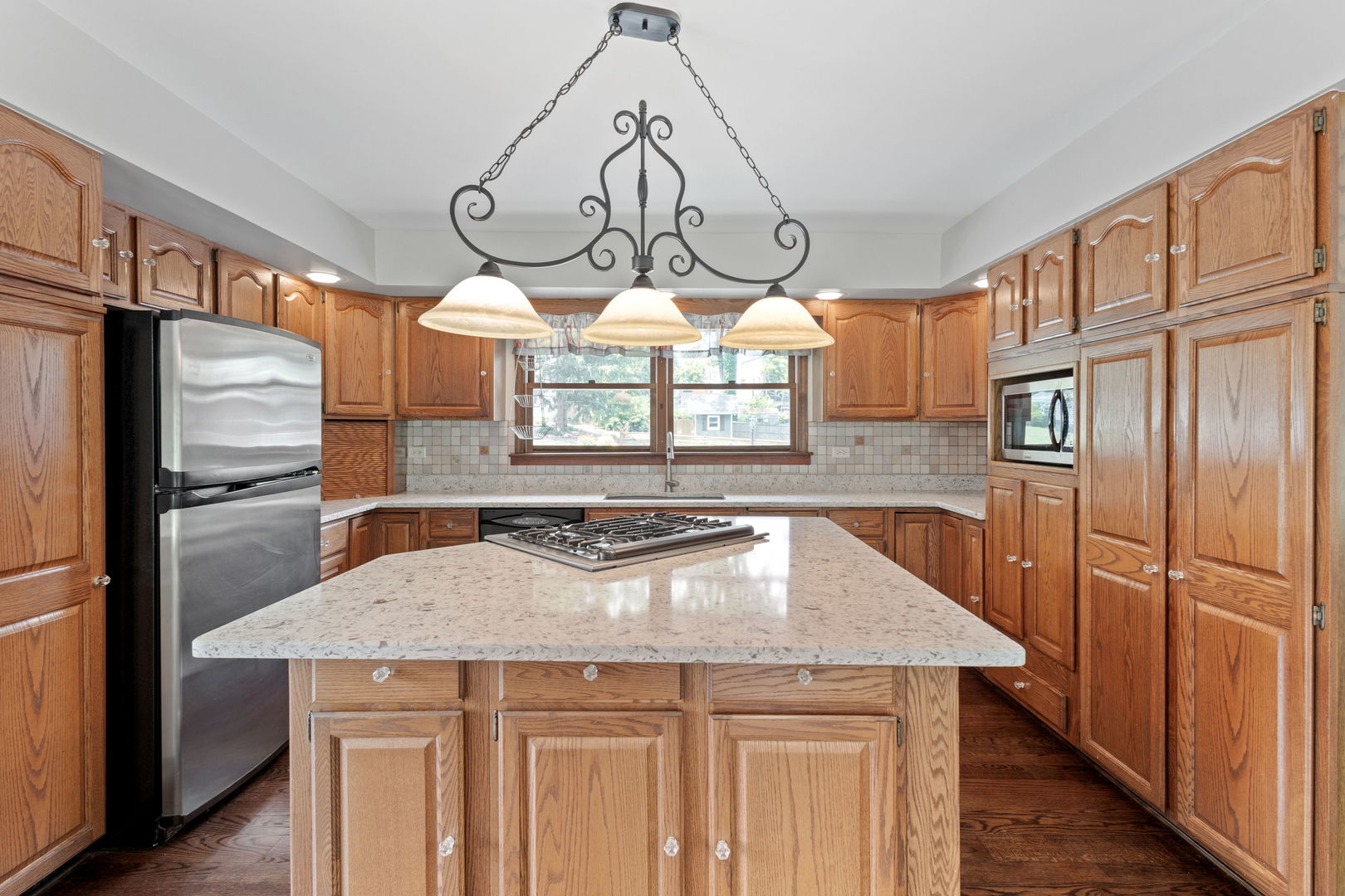 5537 Pershing Avenue, Downers Grove, IL 60516