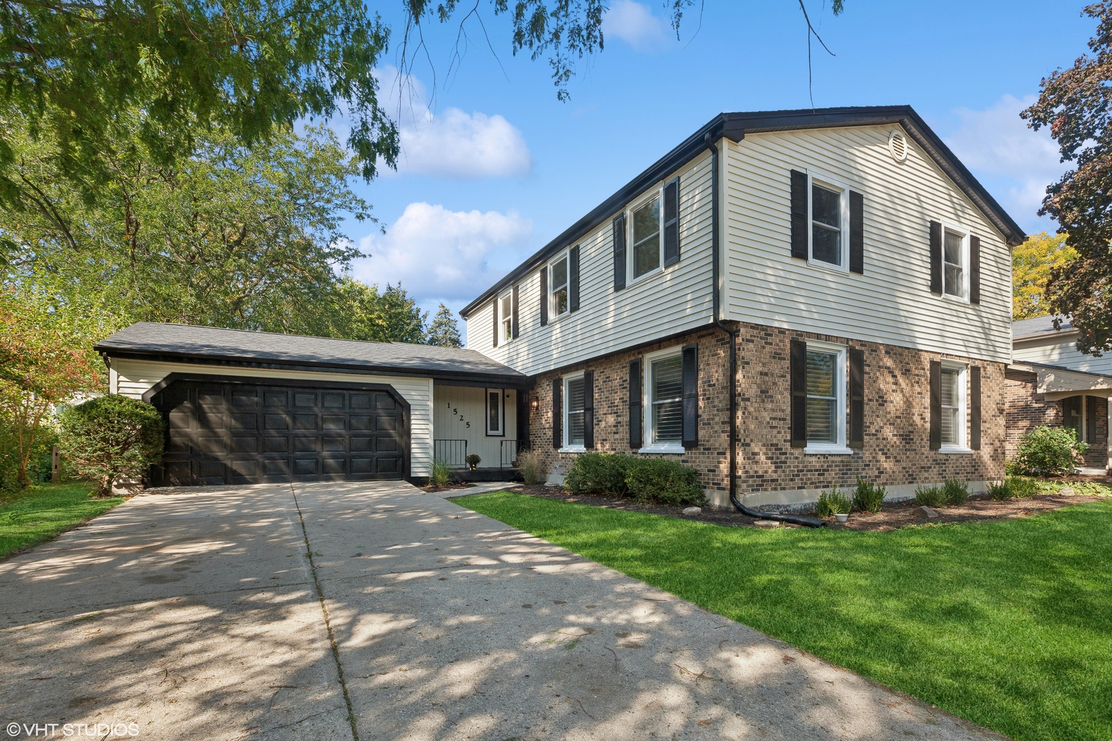 1525 CHICKASAW Drive, Naperville, IL 60563