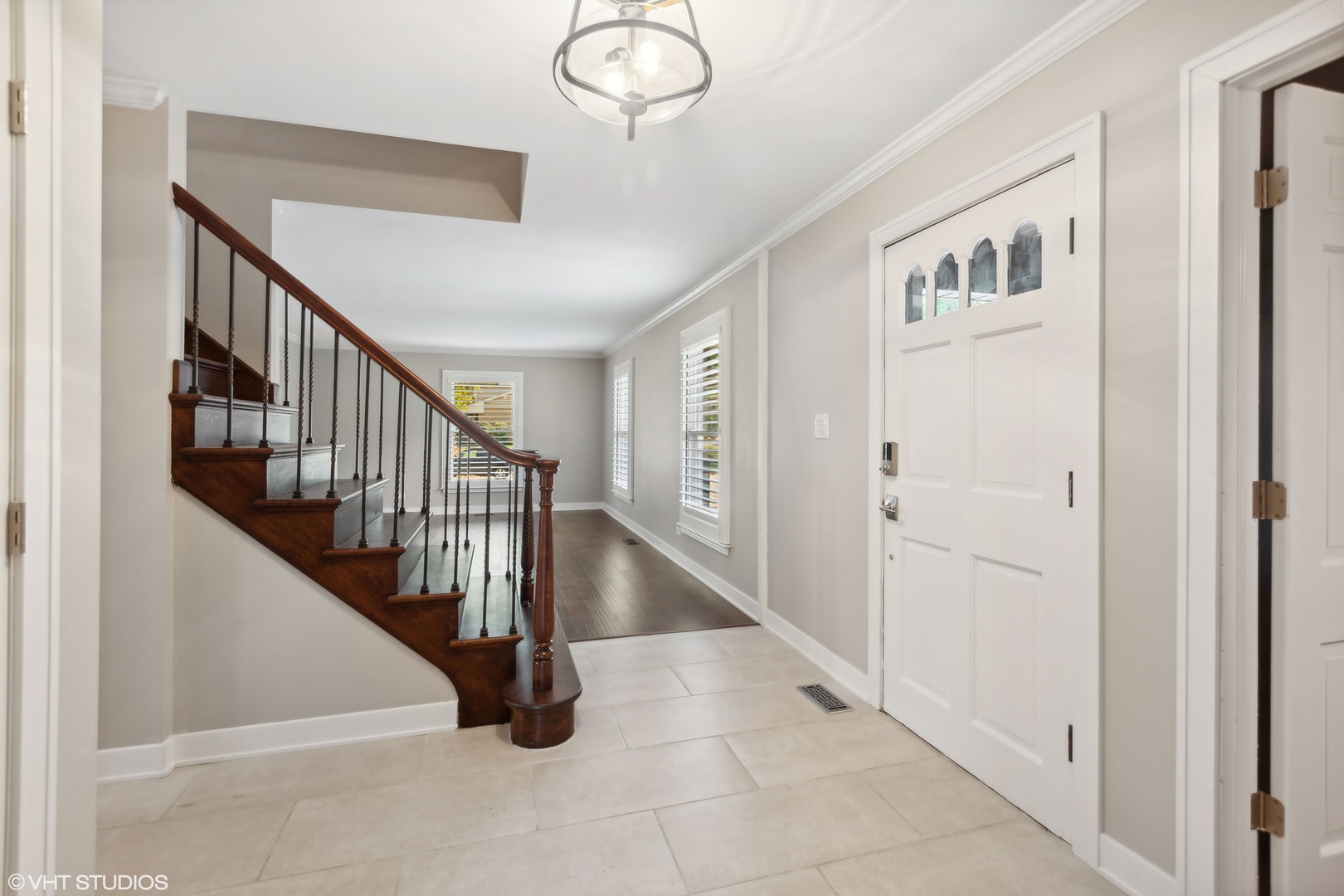 1525 CHICKASAW Drive, Naperville, IL 60563