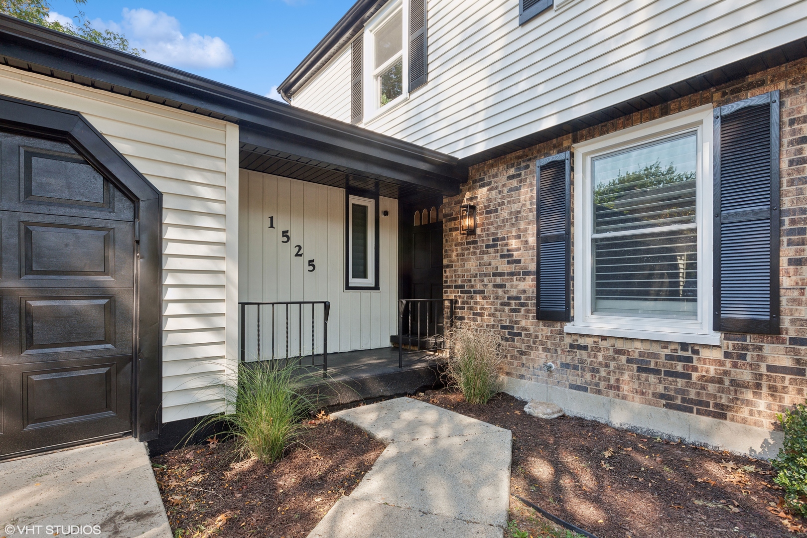1525 CHICKASAW Drive, Naperville, IL 60563