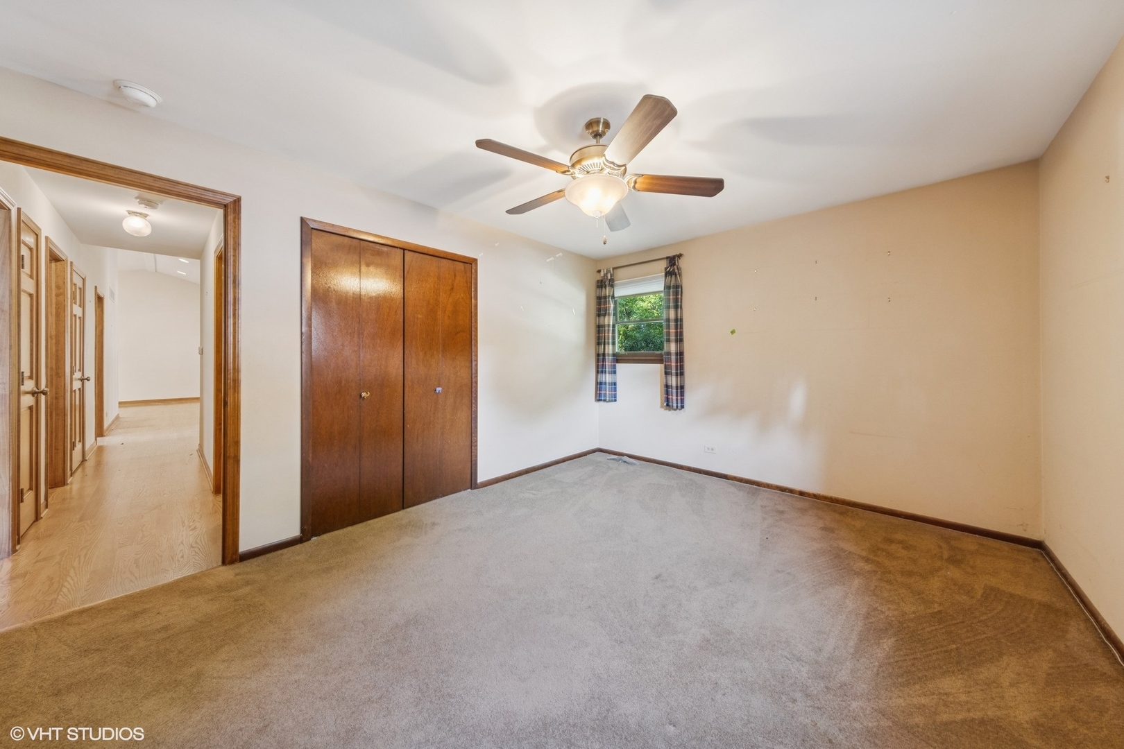 6901 Meadowcrest Drive, Downers Grove, IL 60516