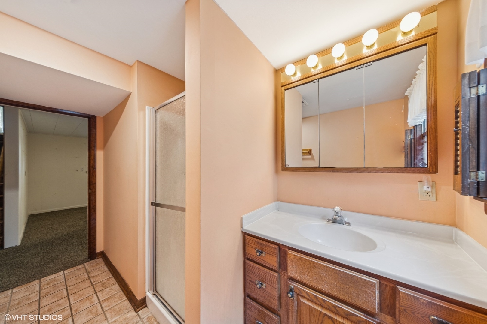 6901 Meadowcrest Drive, Downers Grove, IL 60516