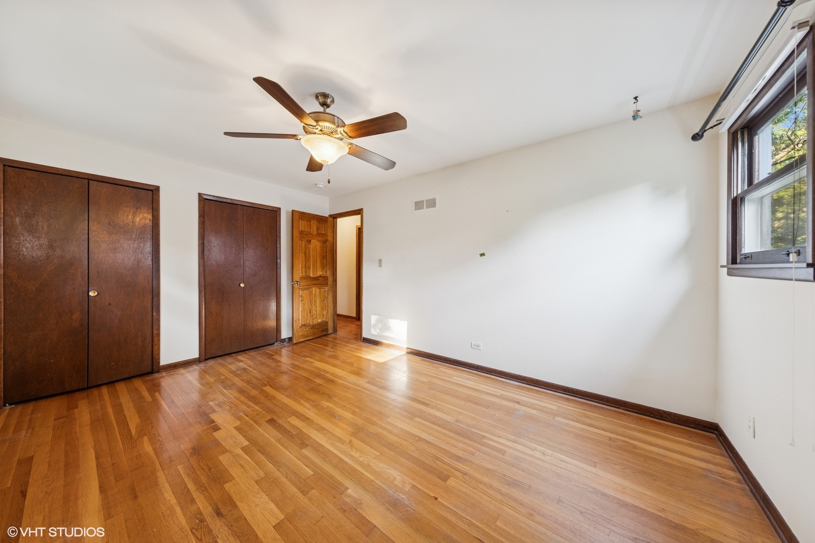 6901 Meadowcrest Drive, Downers Grove, IL 60516